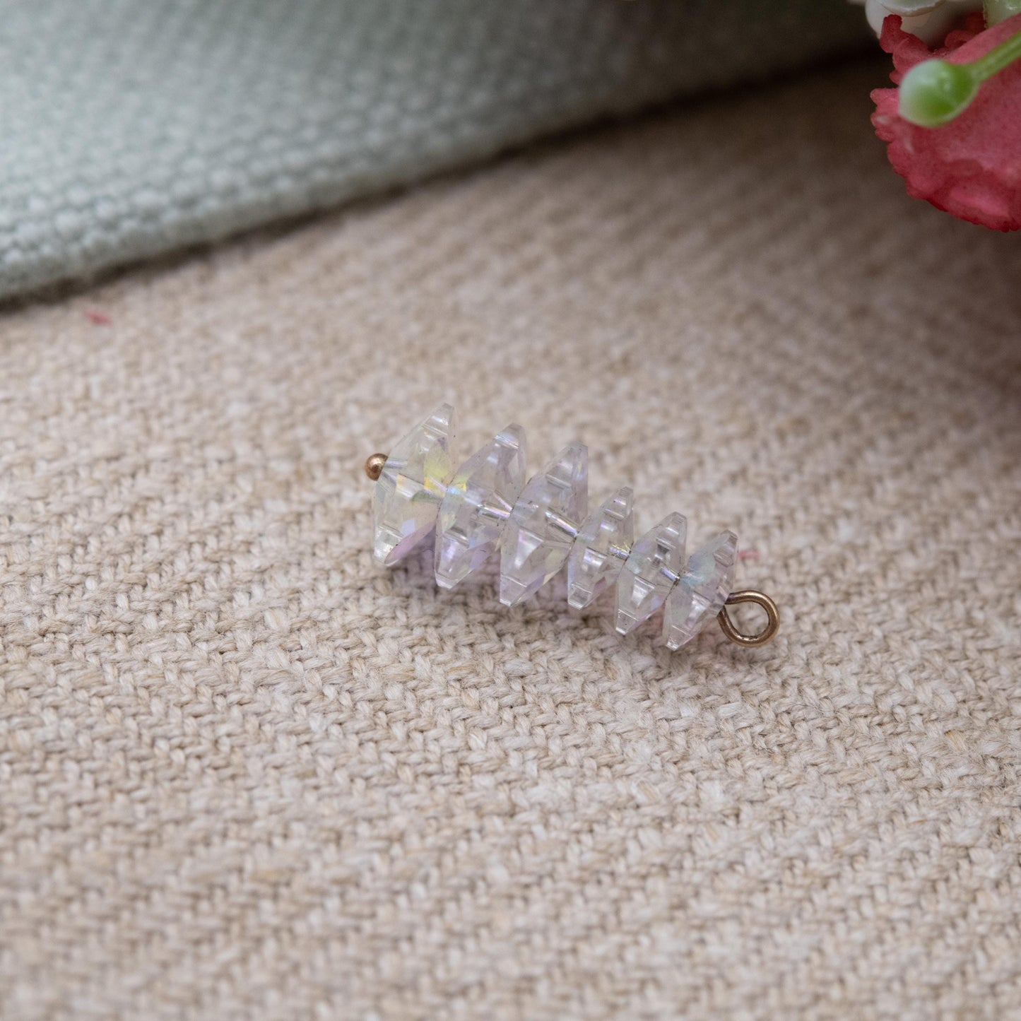 Vintage 9ct Gold Aurora Borealis Crystal Graduated Pendant - Pretty Gold Charm Gift for Her | Faceted Rainbow Glass