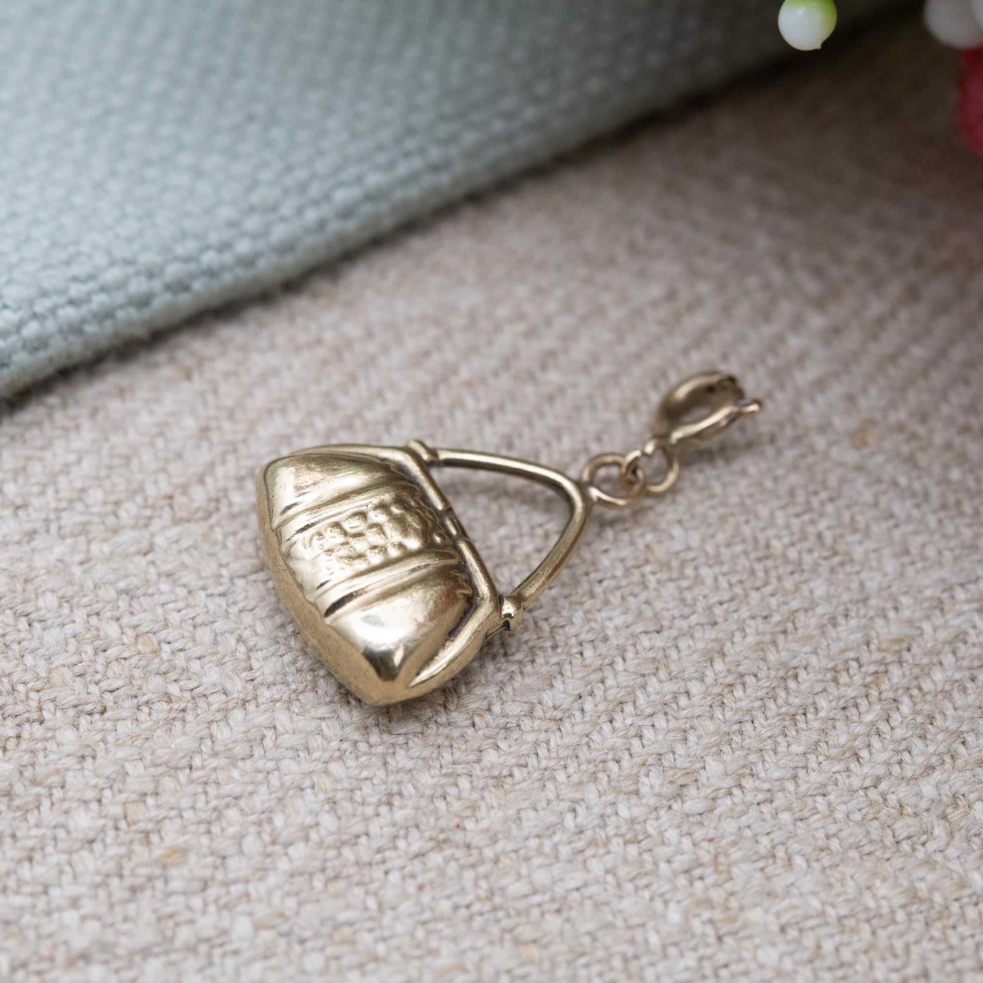 Vintage 9ct Gold Handbag Charm Pendant with Spring Ring Clip c. 2000s