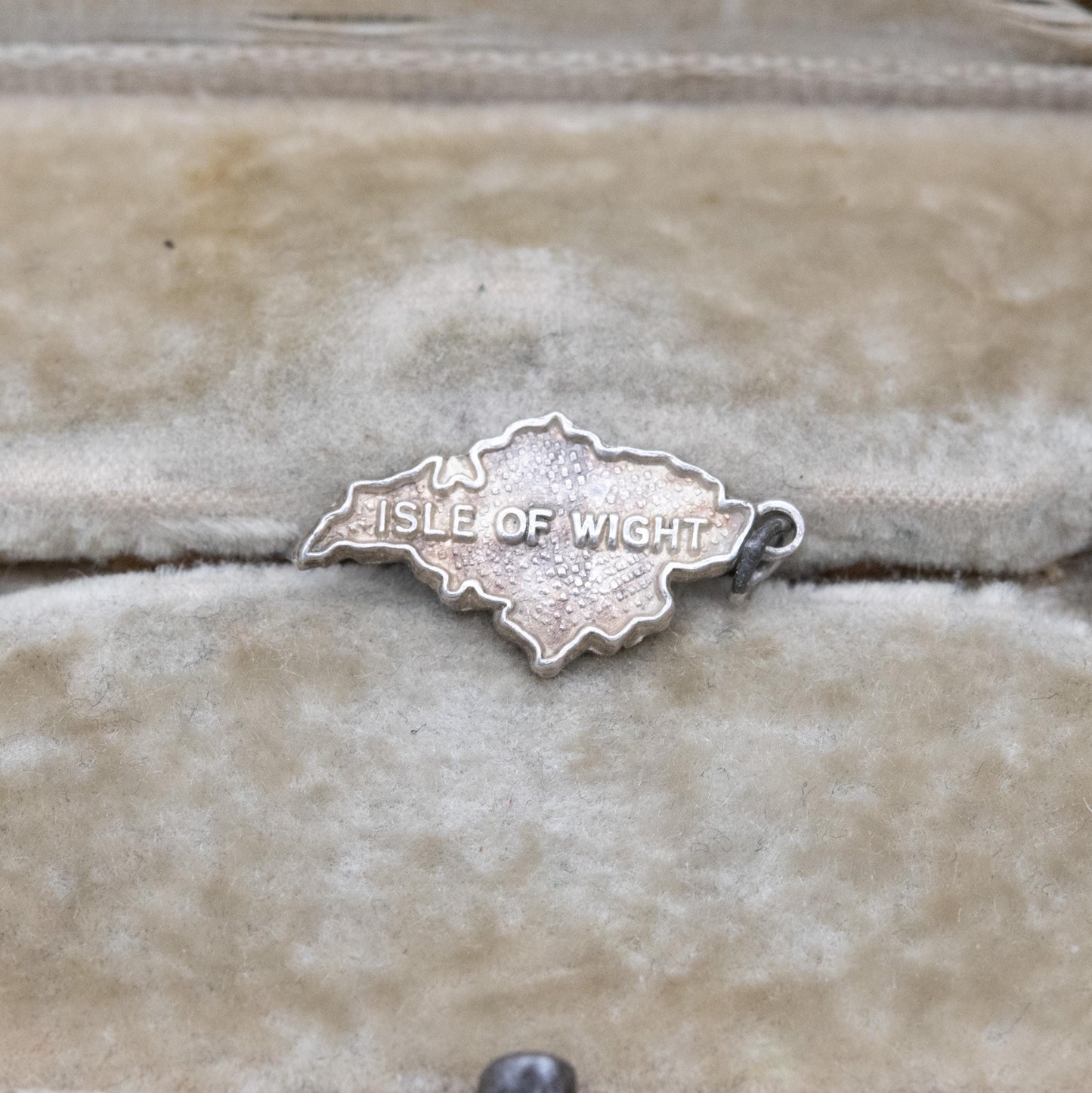 Vintage Sterling Silver Isle of Wight Charm Pendant - Channel Island | British Isles | Travel Charm | Souvenir Gift for Charm Bracelet