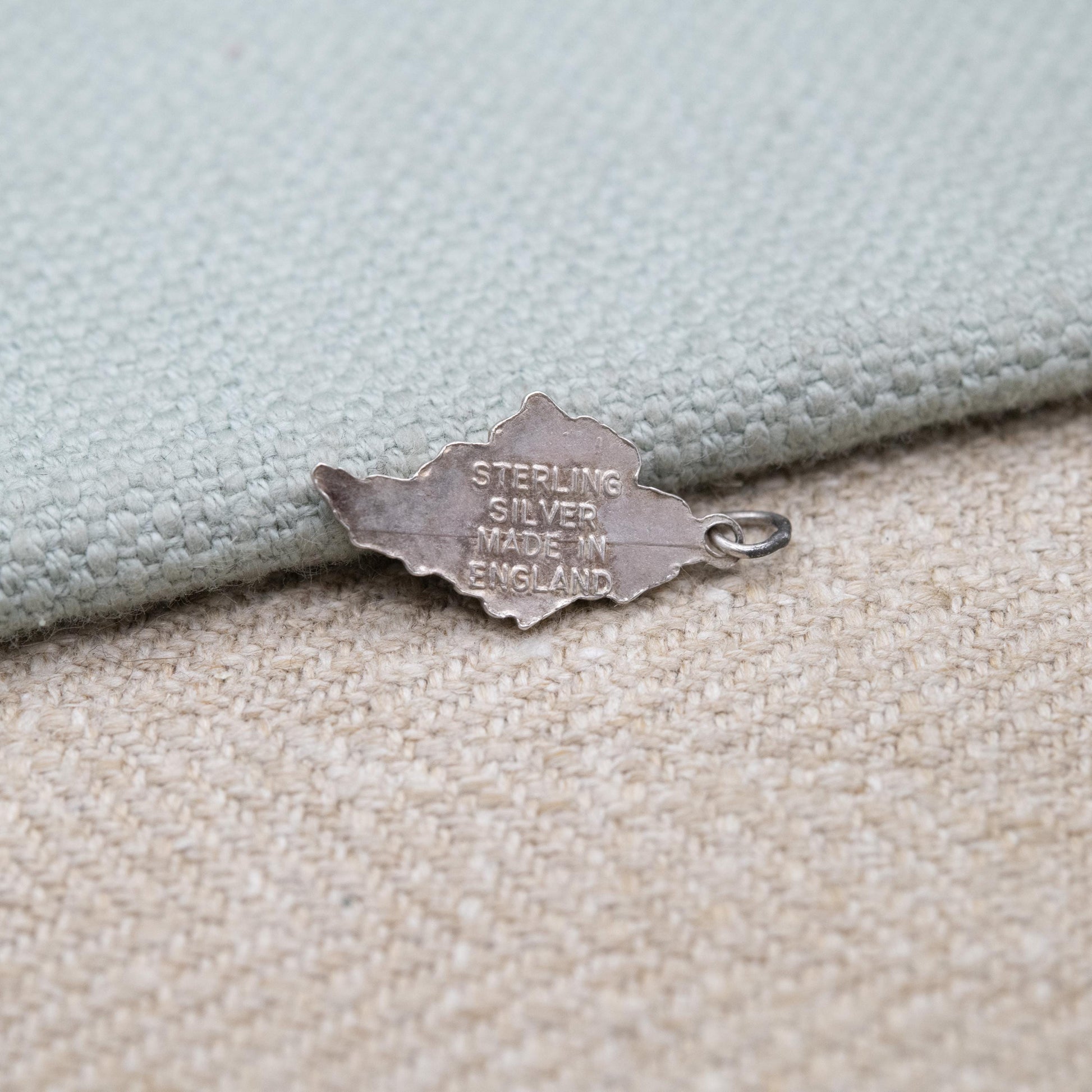 Vintage Sterling Silver Isle of Wight Charm Pendant - Channel Island | British Isles | Travel Charm | Souvenir Gift for Charm Bracelet