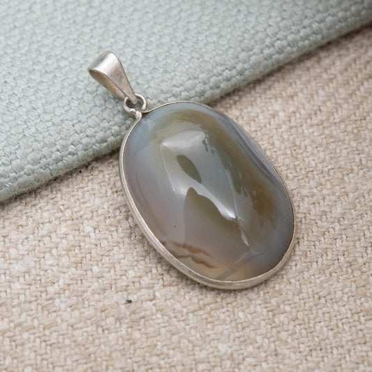 Vintage Silver Agate Pendant with Large Brown and White Cabochon Gemstone