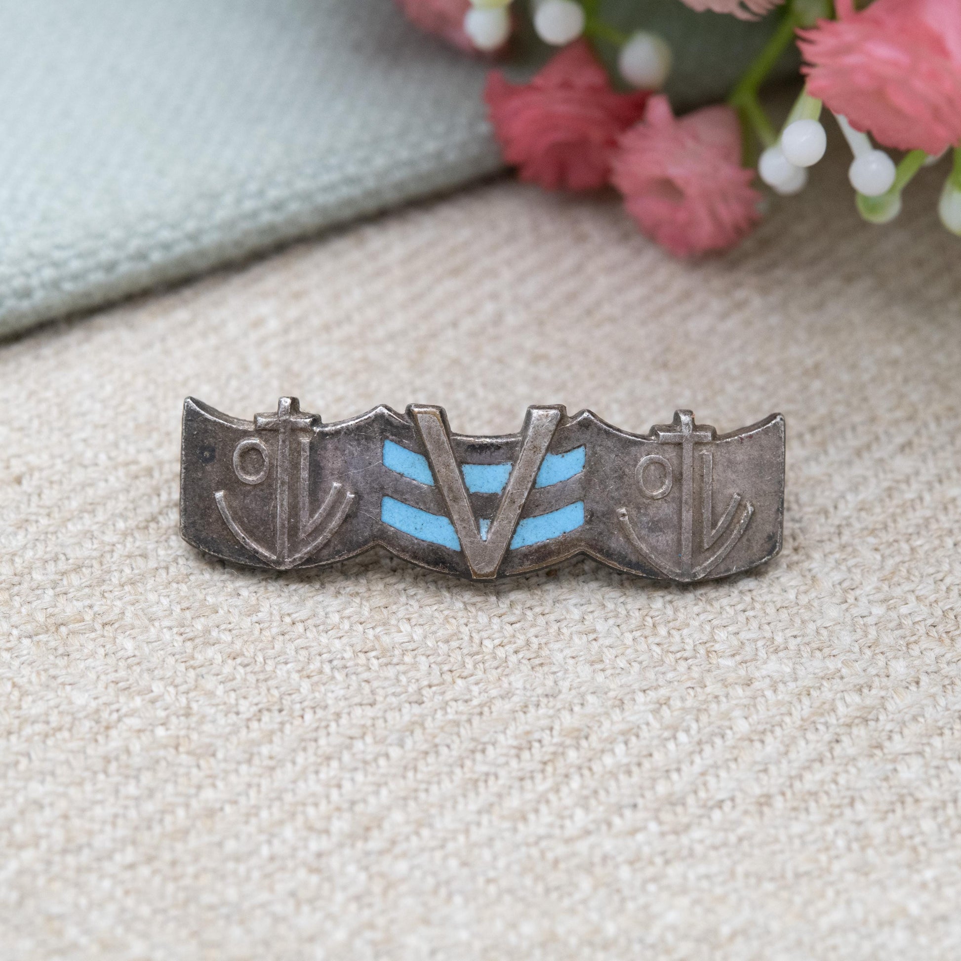 Vintage 1945 WWII Victory Day Royal Navy Enamel Sweetheart Brooch - British Army Collectable c. 1940s