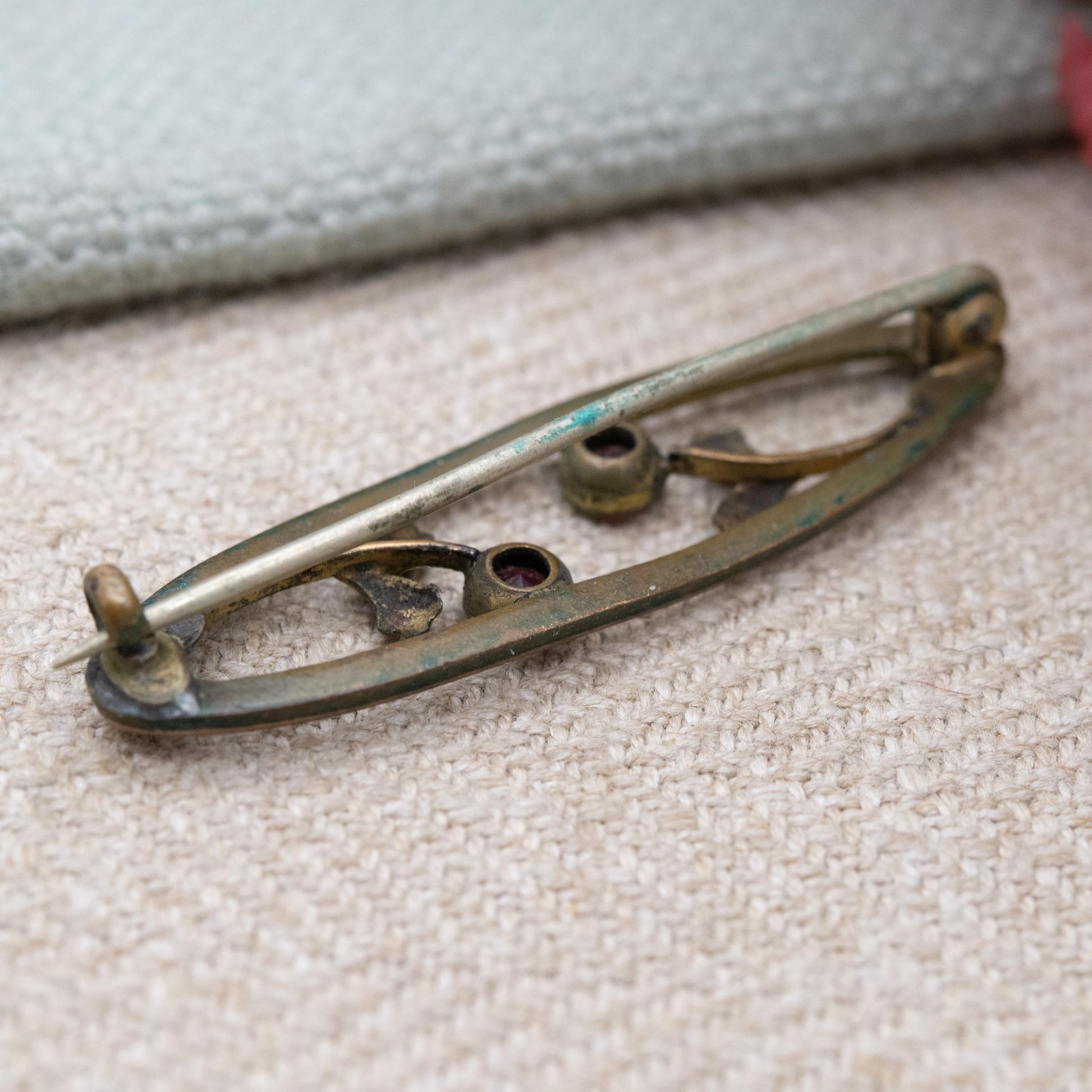 Antique Edwardian Rolled Gold Bar Brooch with Red Paste Two Flower Design