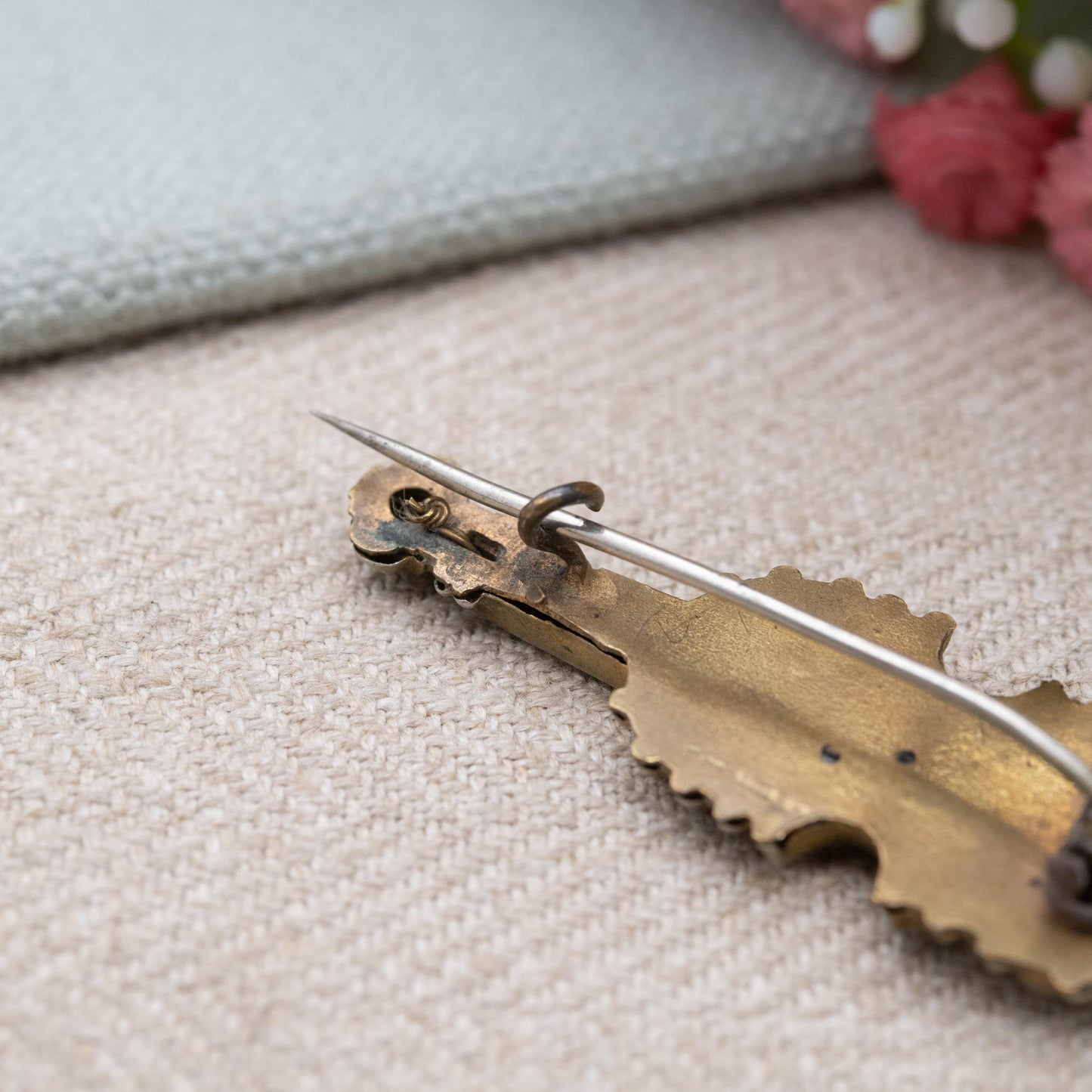 Antique Victorian Violin Brooch with Mother of Pearl c. 1900 - Novelty Musical Instrument Jewellery