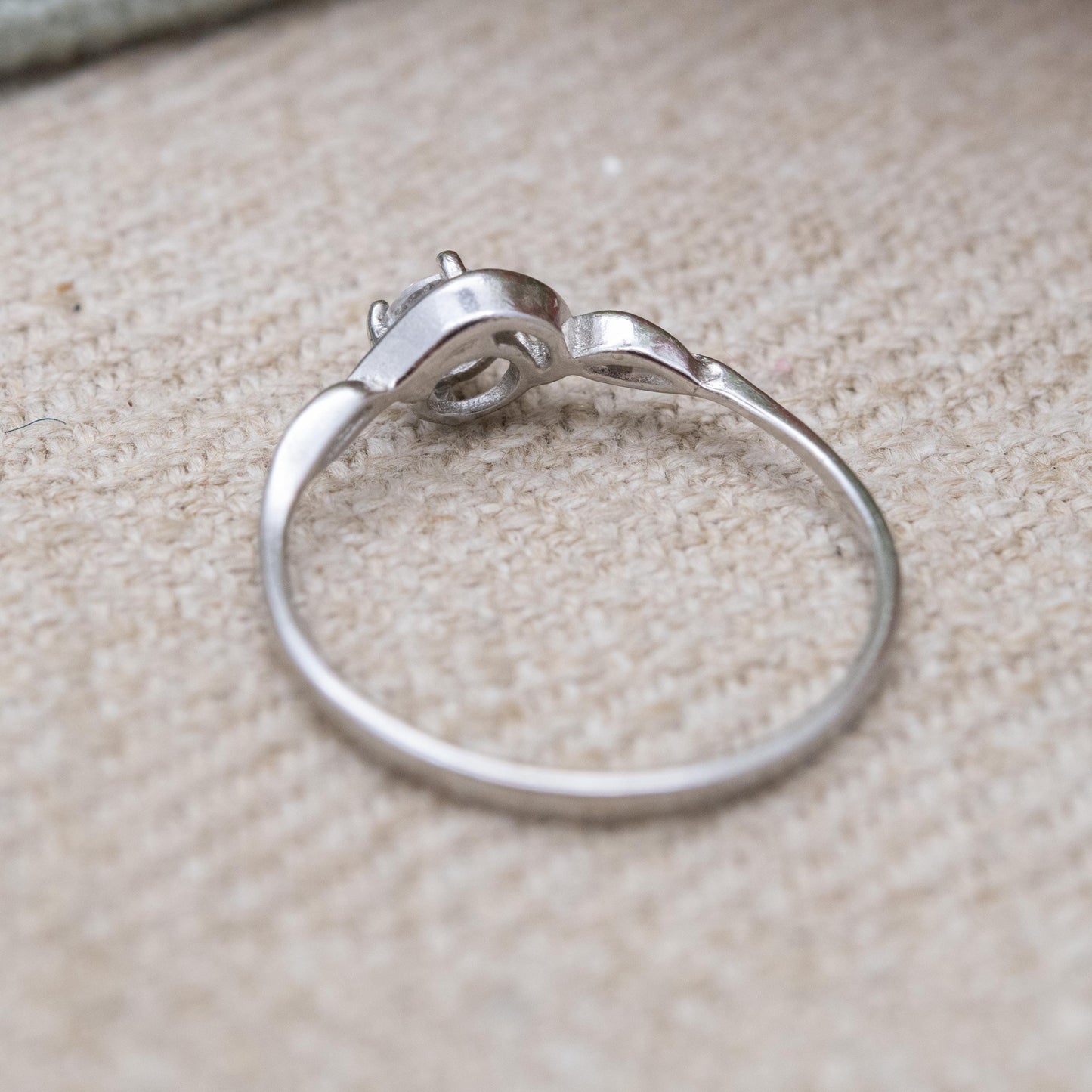 Sterling Silver Twist Clear Stone Solitaire Ring - UK Size - N | US Size - 7