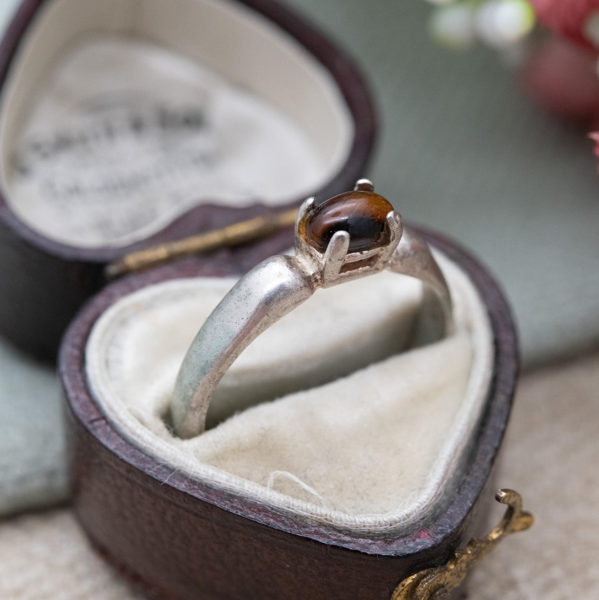 Vintage Sterling Silver Solitaire Ring with Brown Stone - Minimal Oval Cabochon Stacking Ring | UK Size - N 1/2 | US Size - 7 1/4