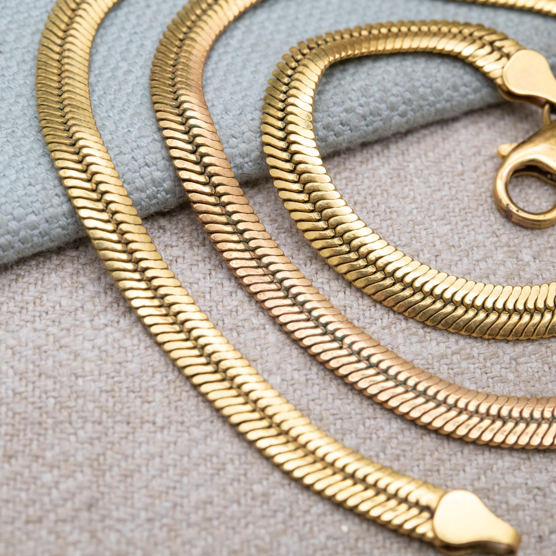 Vintage Milor Bronze Omega Chain Necklace 20" - Unisex Gold Tone Chunky Chain