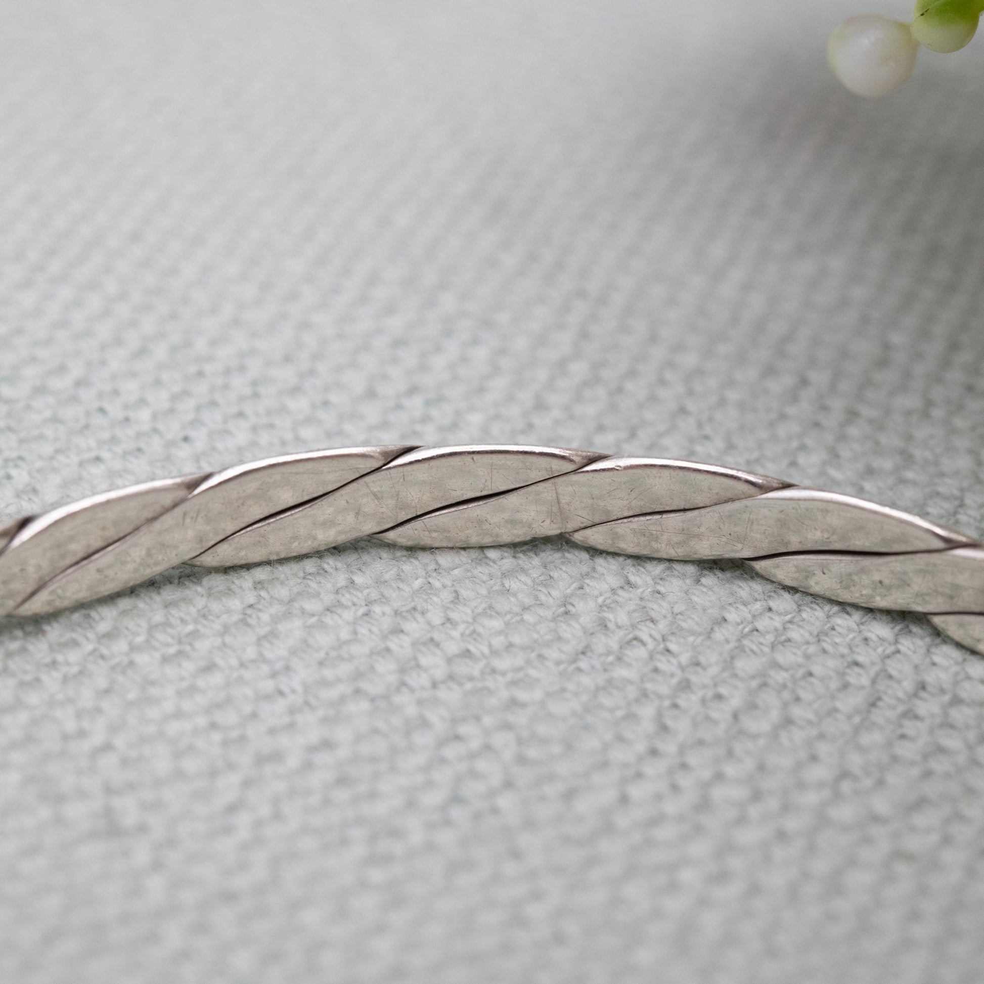 Vintage Tiffany Sterling Silver Twist Bangle 1998 T&Co - Minimal Knife Edge Design