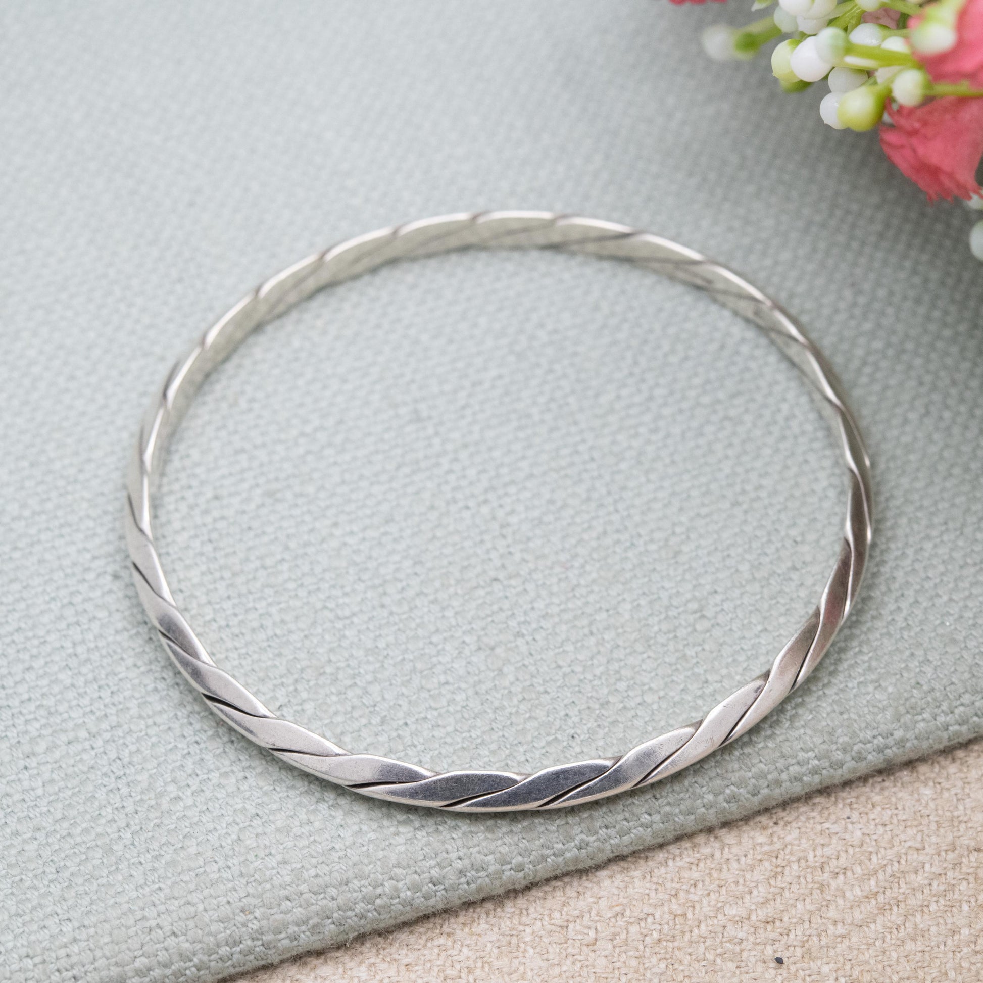 Vintage Tiffany Sterling Silver Twist Bangle 1998 T&Co - Minimal Knife Edge Design