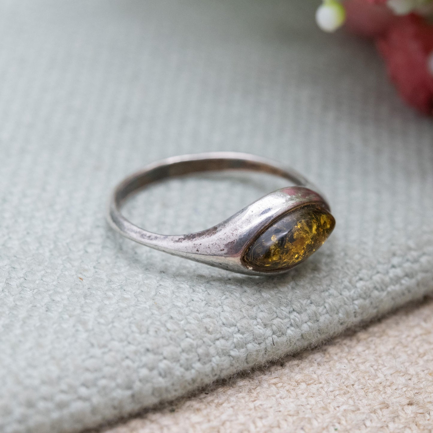 Vintage Sterling Silver Amber Ring - Pretty Unisex Minimal Design Cabochon | UK Size - N 1/2 | US Size - 6 3/4