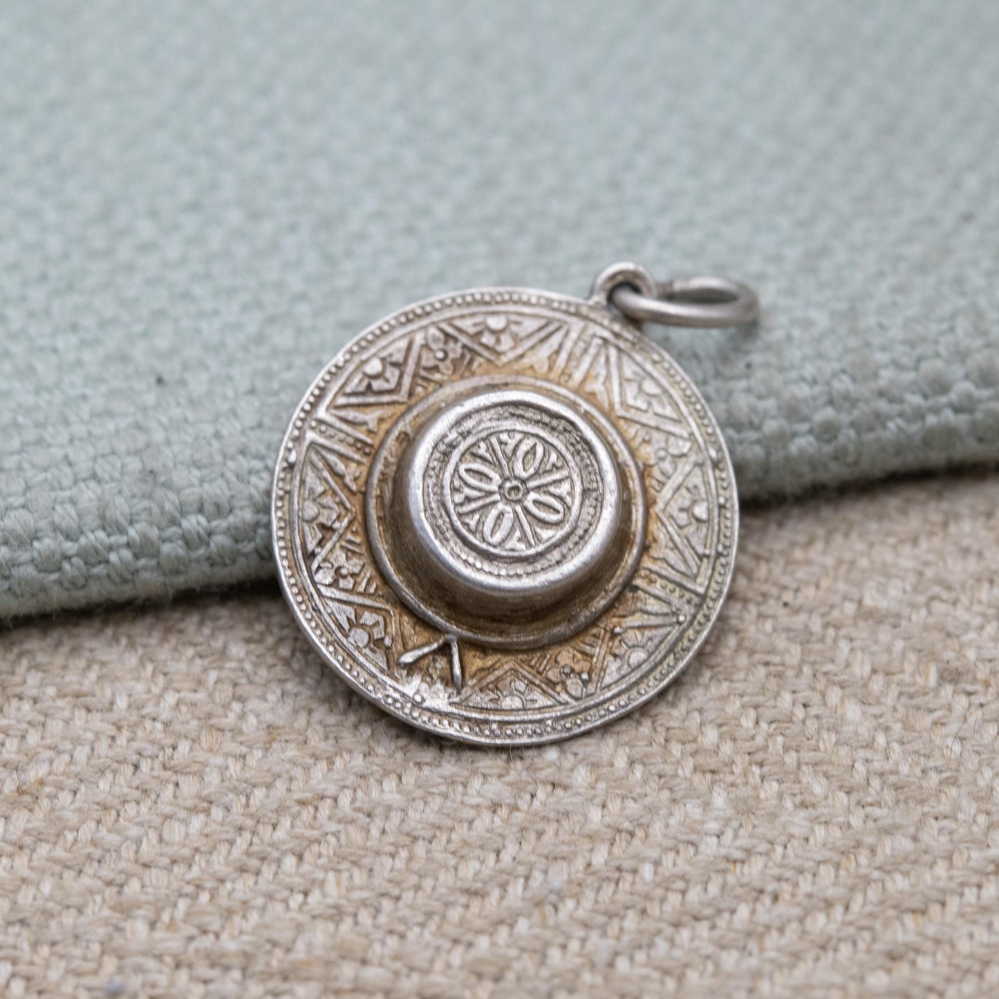 Vintage Silver Sombrero Hat Charm Pendant - Traditional Mexican Clothing | Mexico | Souvenir Gift for Charm Bracelet