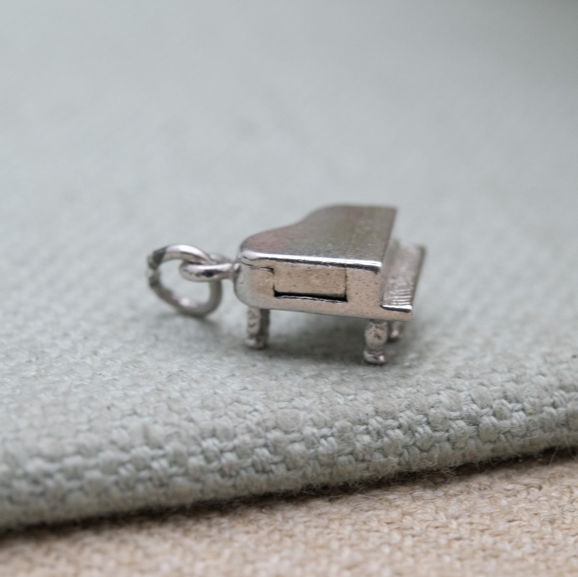 Vintage Sterling Silver Opening Piano Charm Pendant - Musical Instrument | Keys | Grand Piano | Music | Charm Bracelet