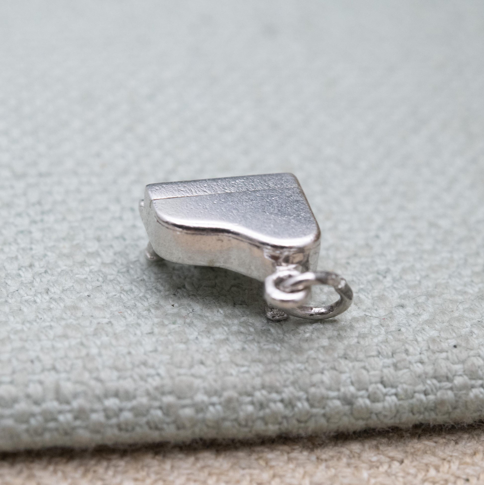 Vintage Sterling Silver Opening Piano Charm Pendant - Musical Instrument | Keys | Grand Piano | Music | Charm Bracelet