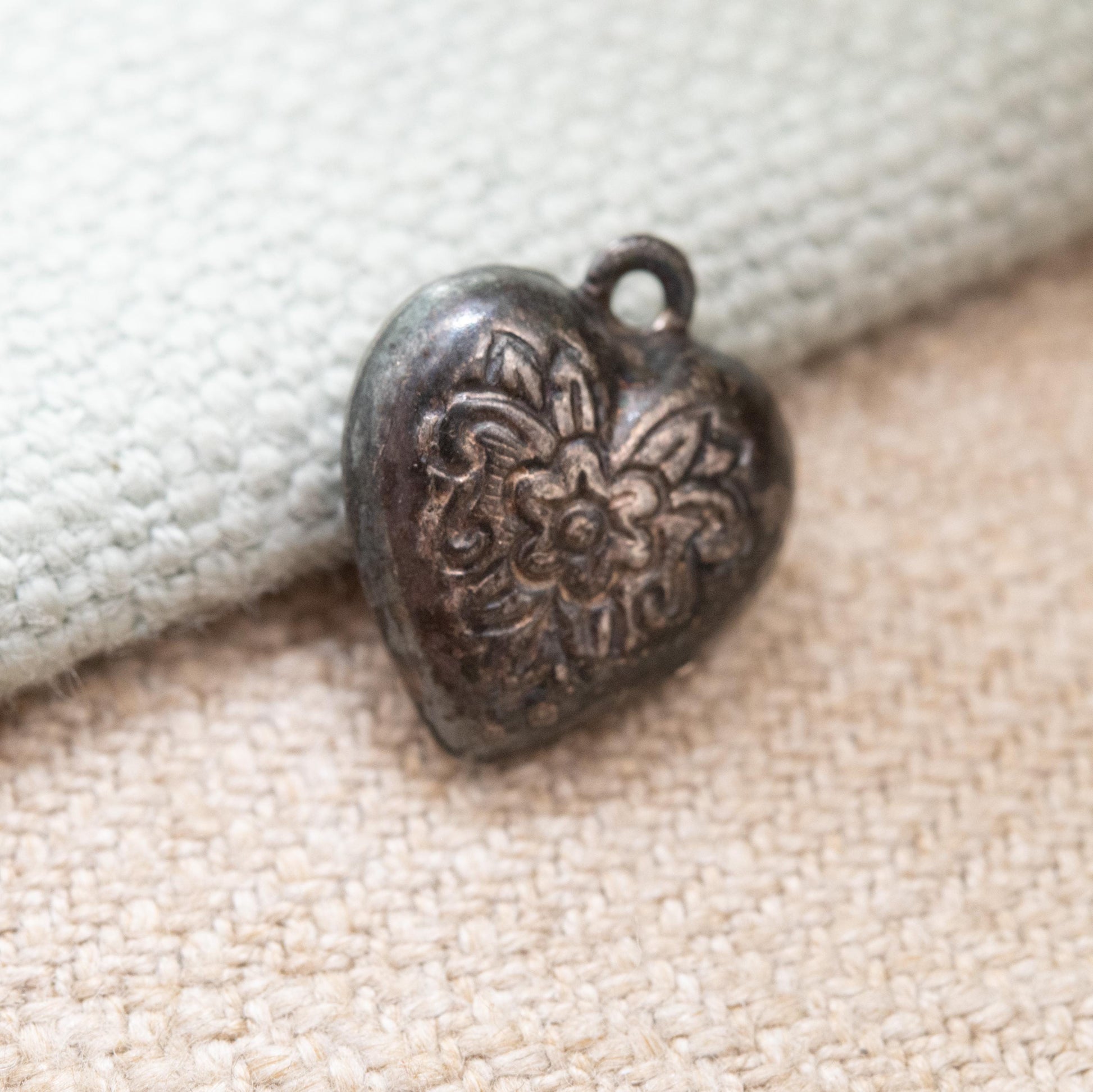 Vintage Silver Love Heart Charm Pendant with Engraved Floral Pattern - Small Puffed Love Heart | Gift for Charm Bracelet