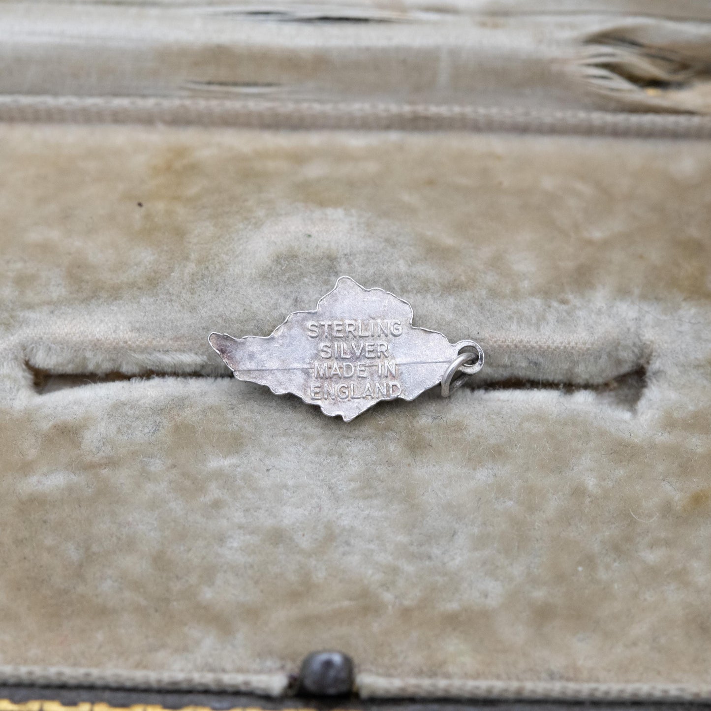 Vintage Sterling Silver Isle of Wight Charm Pendant - Channel Island | British Isles | Travel Charm | Souvenir Gift for Charm Bracelet