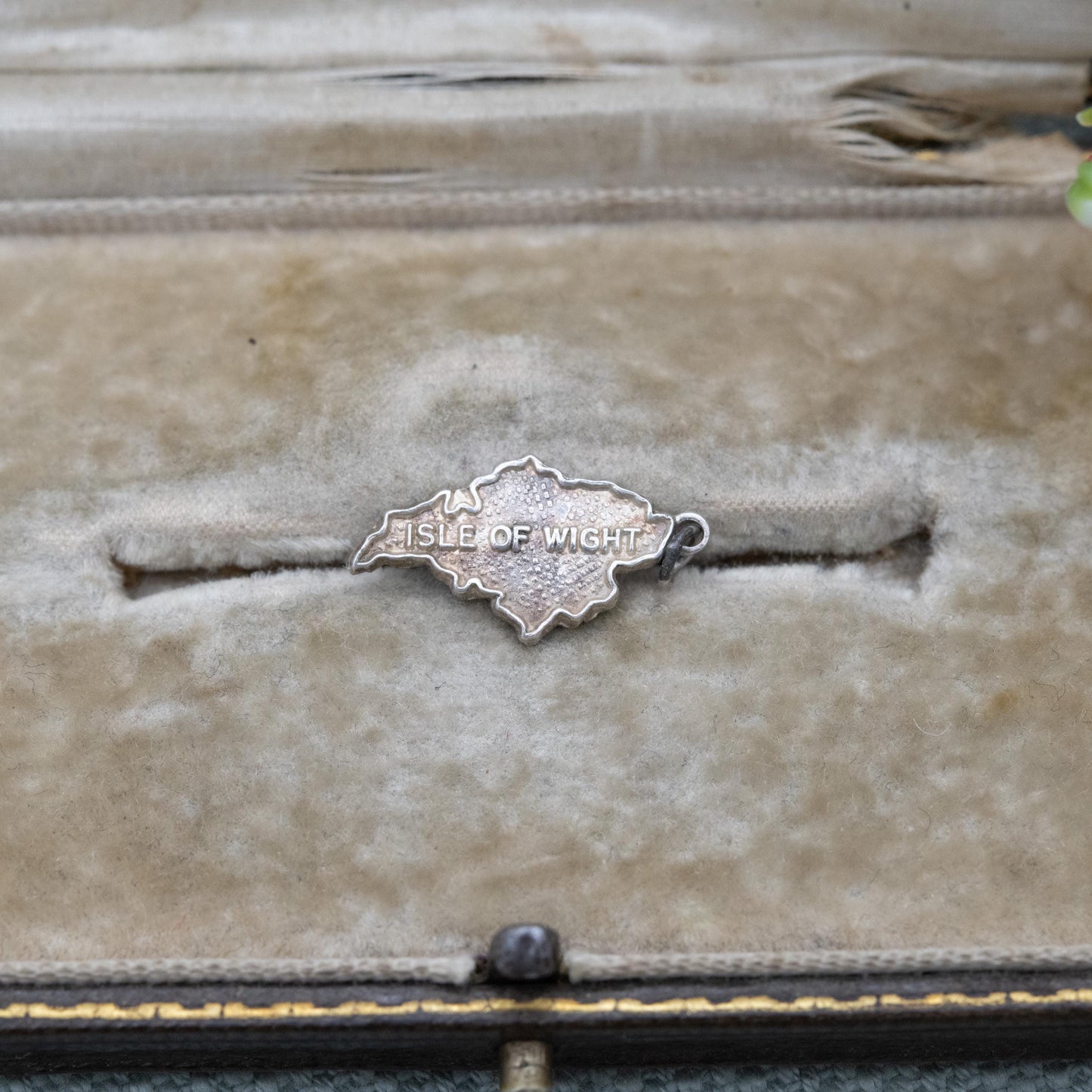 Vintage Sterling Silver Isle of Wight Charm Pendant - Channel Island | British Isles | Travel Charm | Souvenir Gift for Charm Bracelet
