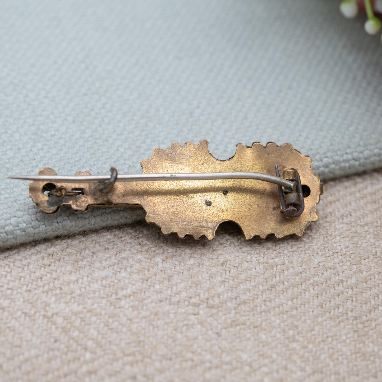 Antique Victorian Violin Brooch with Mother of Pearl c. 1900 - Novelty Musical Instrument Jewellery