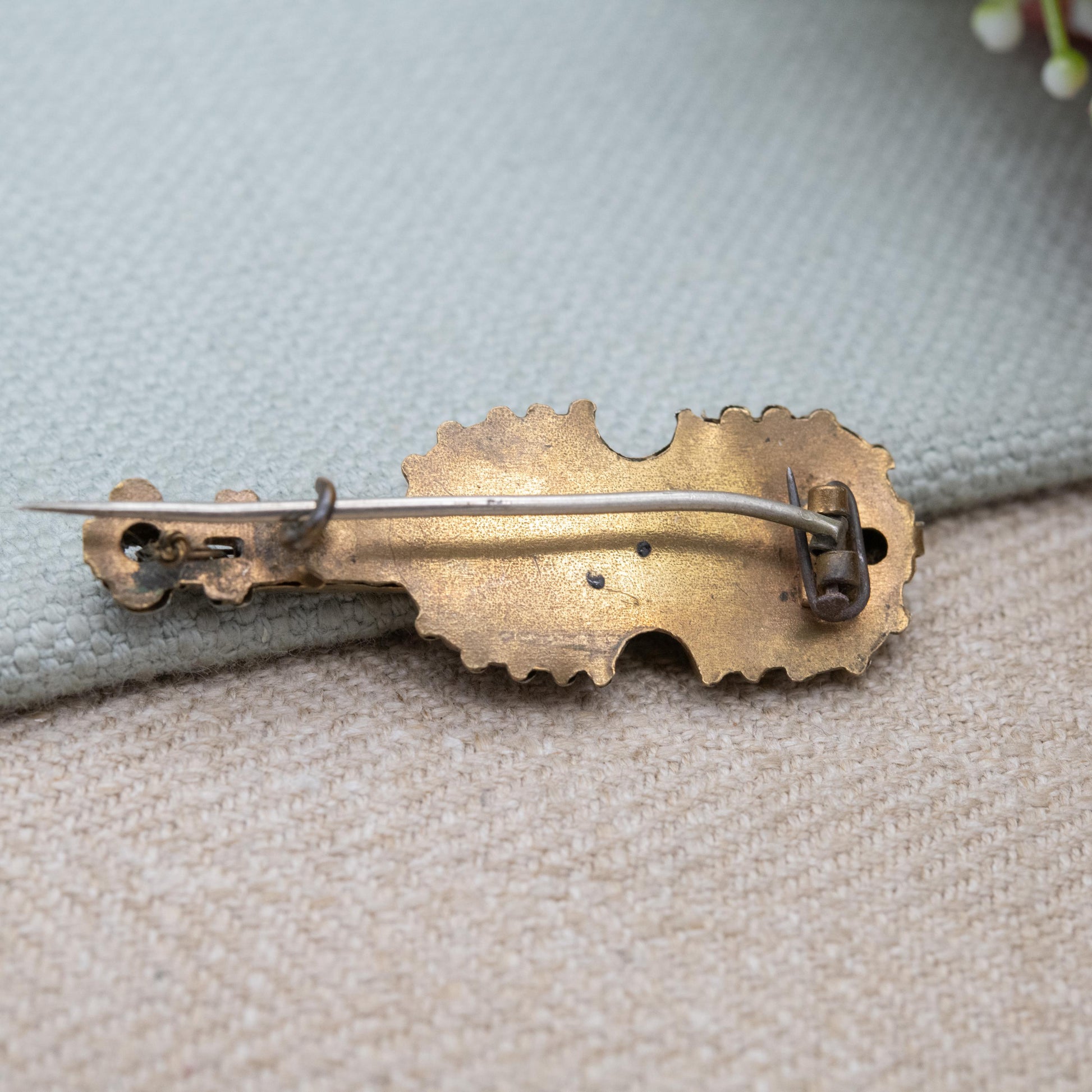 Antique Victorian Violin Brooch with Mother of Pearl c. 1900 - Novelty Musical Instrument Jewellery