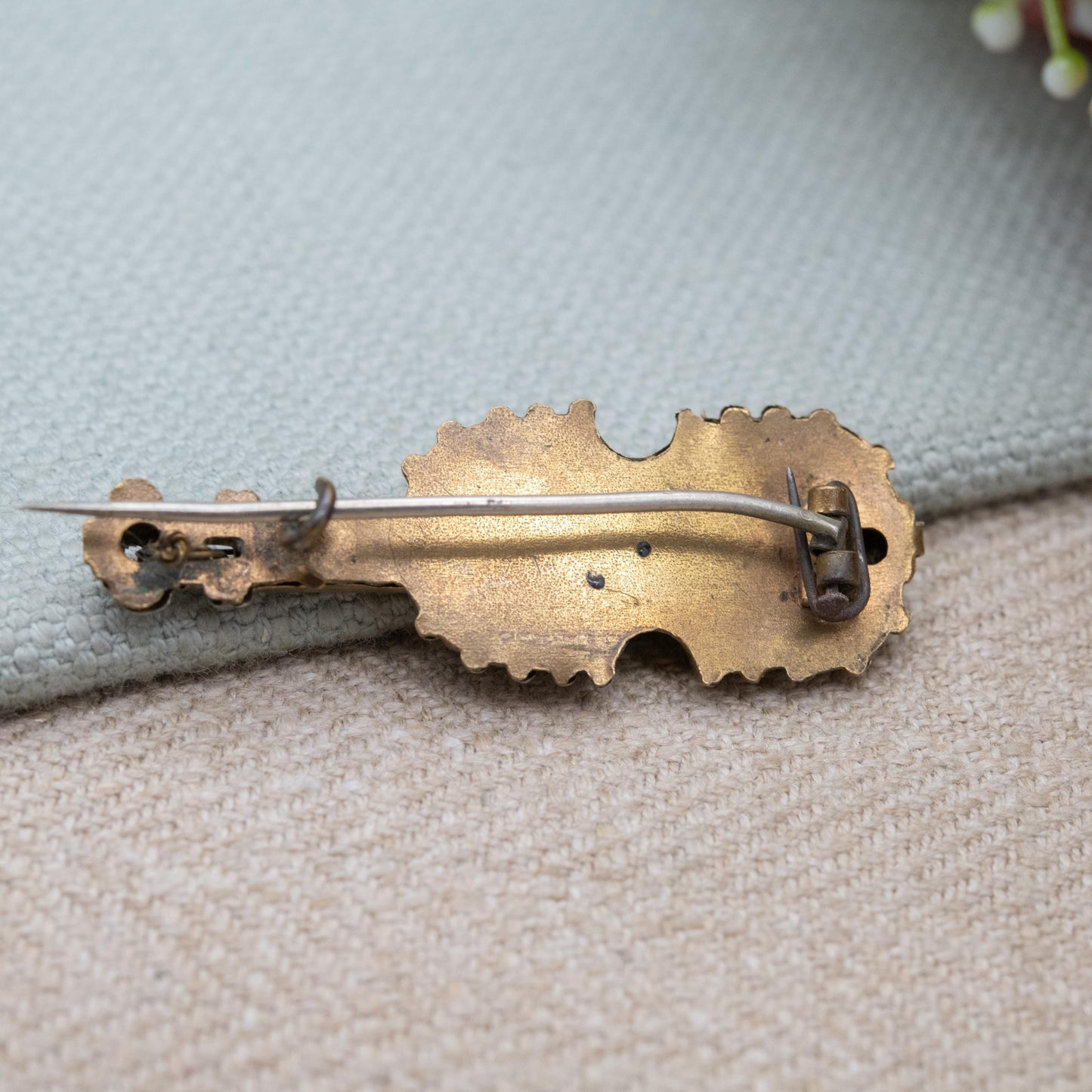 Antique Victorian Violin Brooch with Mother of Pearl c. 1900 - Novelty Musical Instrument Jewellery