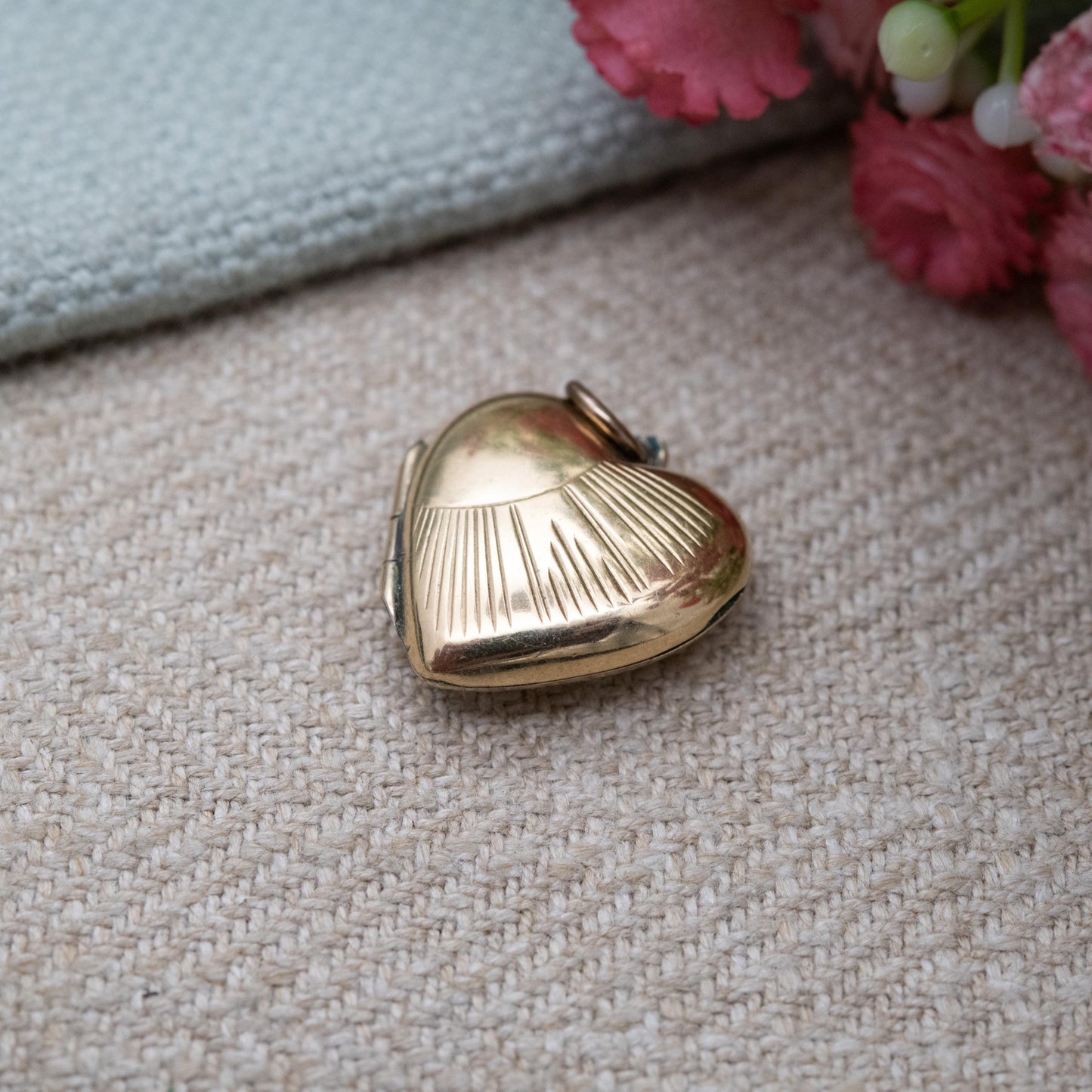 Vintage 9ct Gold Back and Front Sunburst Heart Locket Pendant with Engraved Design c. 1960s