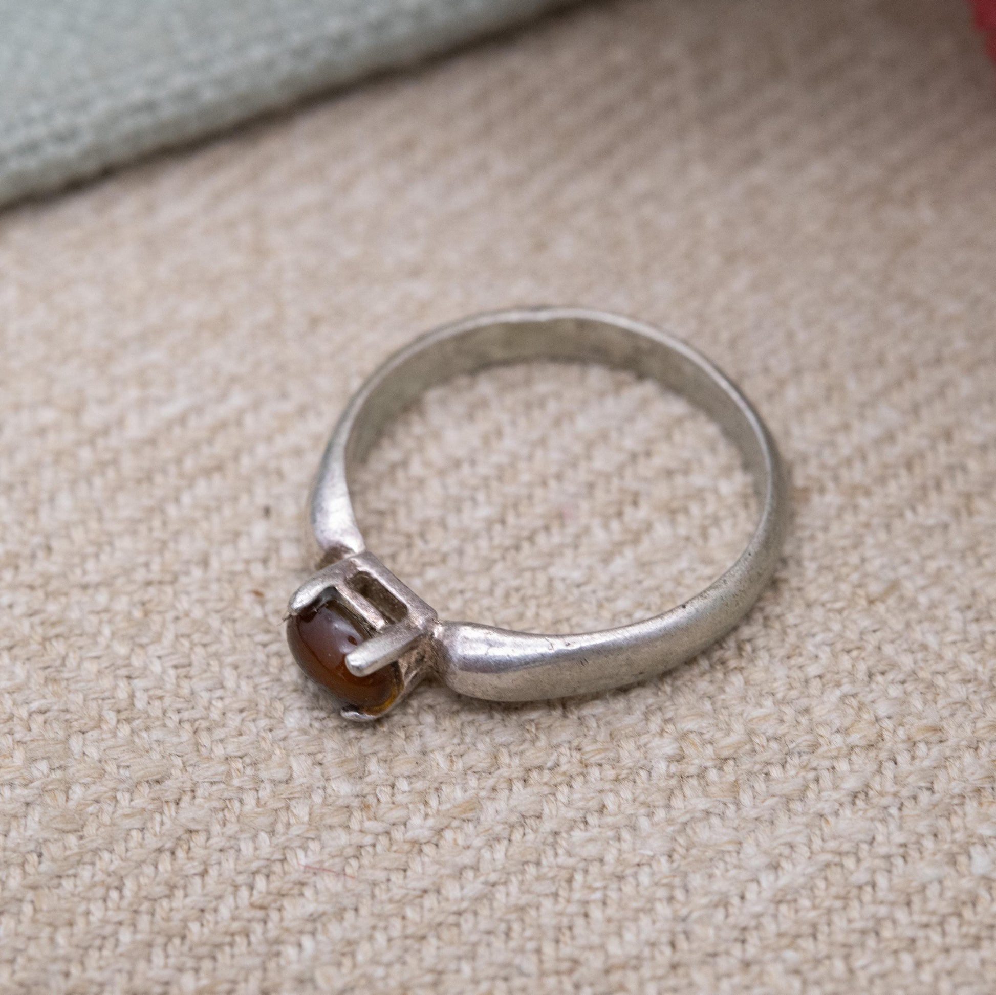Vintage Sterling Silver Solitaire Ring with Brown Stone - Minimal Oval Cabochon Stacking Ring | UK Size - N 1/2 | US Size - 7 1/4
