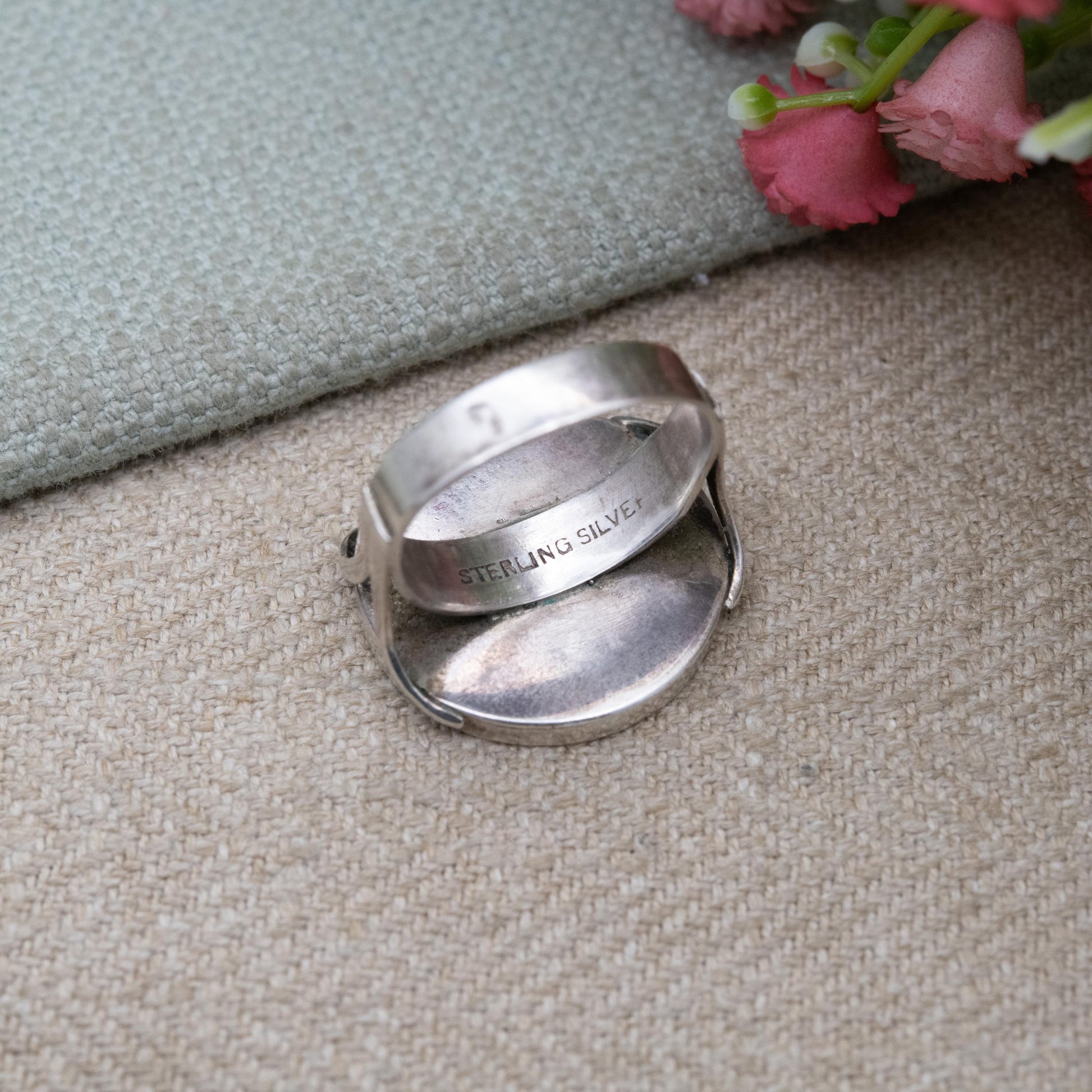 Vintage 1974 Nickel Coin Ring in Sterling Silver Mount - Thomas Jefferson 5 Cents Mid-Century USA Coin Jewellery | UK Size - Q | US Size - 8