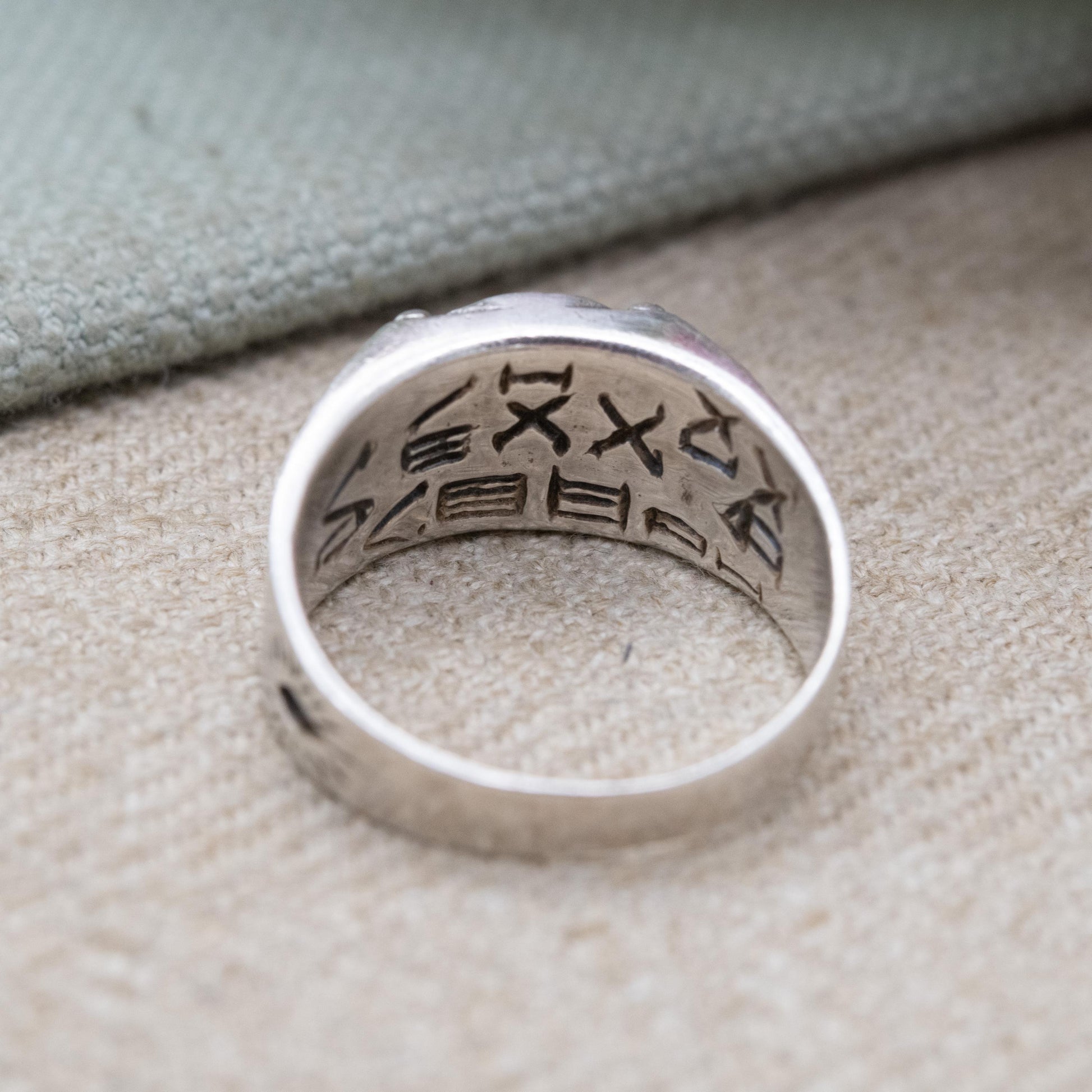 Vintage Sterling Silver Time Flies Sundial Signet Ring 1996 - Latin Engraving Roman Numerals | UK Size - T 1/2 | US Size - 9 3/4