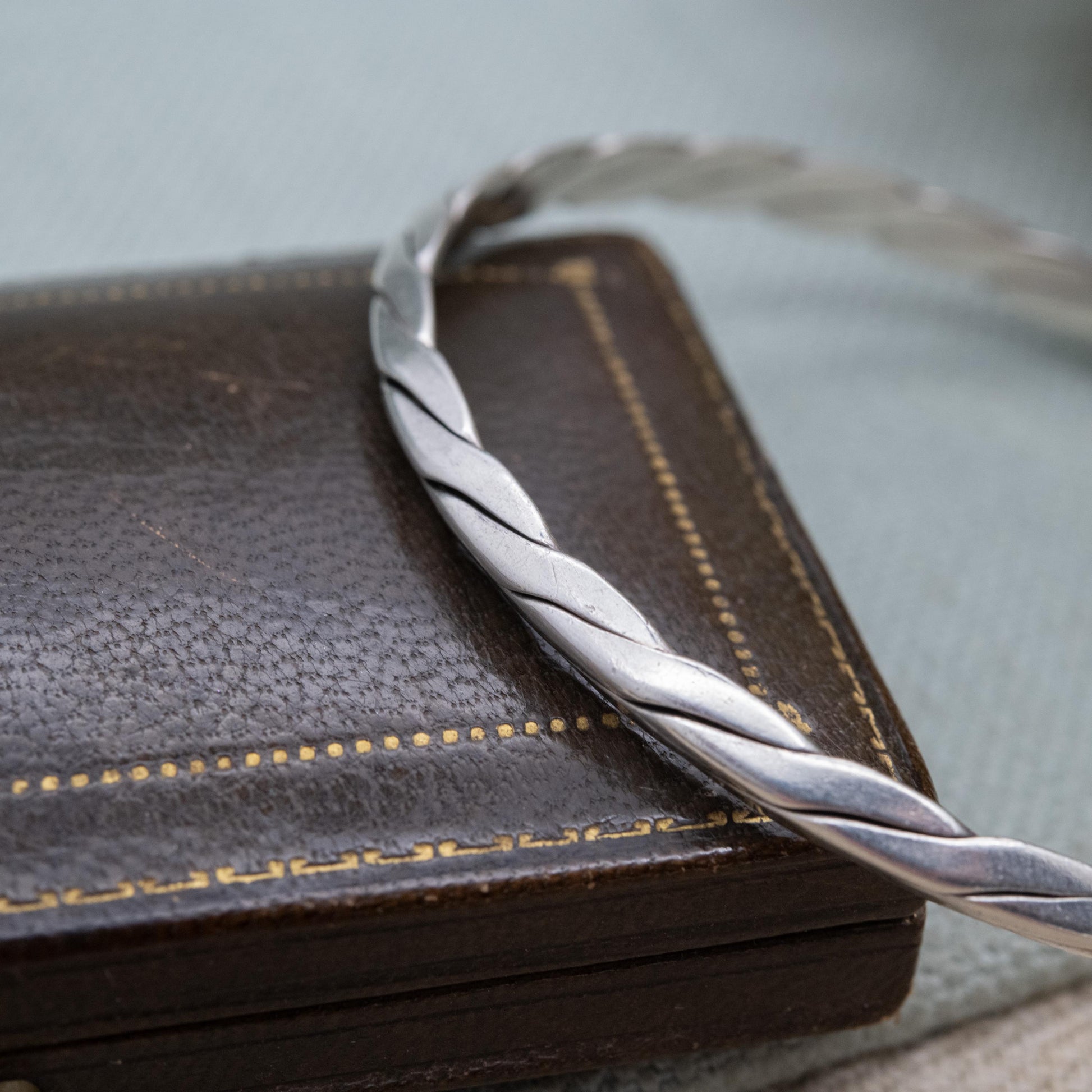 Vintage Tiffany Sterling Silver Twist Bangle 1998 T&Co - Minimal Knife Edge Design