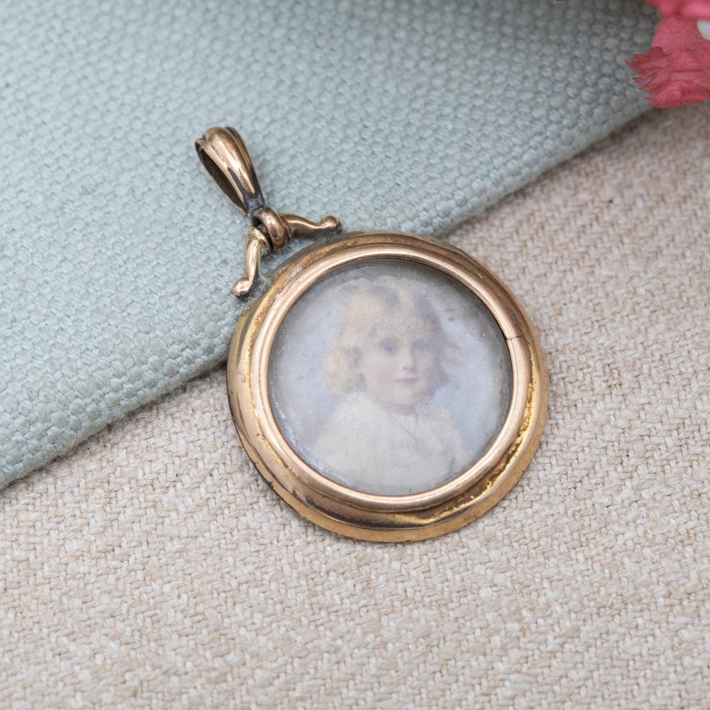 Antique Edwardian 9ct Gold Photo Locket Pendant with Hand Coloured Portrait of a Child 1904