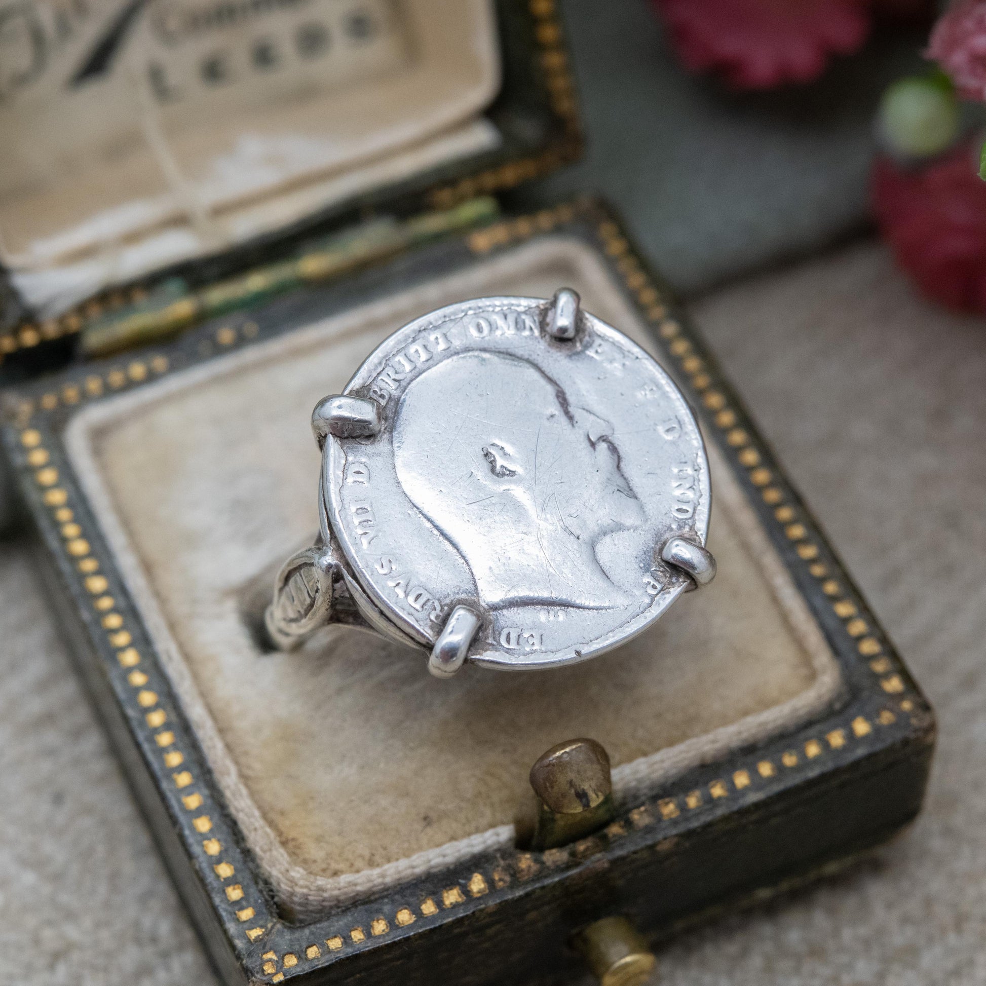 Antique Sterling Silver Edward Vll Threepence Coin Signet Ring 1907 - Mid-Century Mounted Coin Jewellery | UK Size - K | US Size - 5 1/4