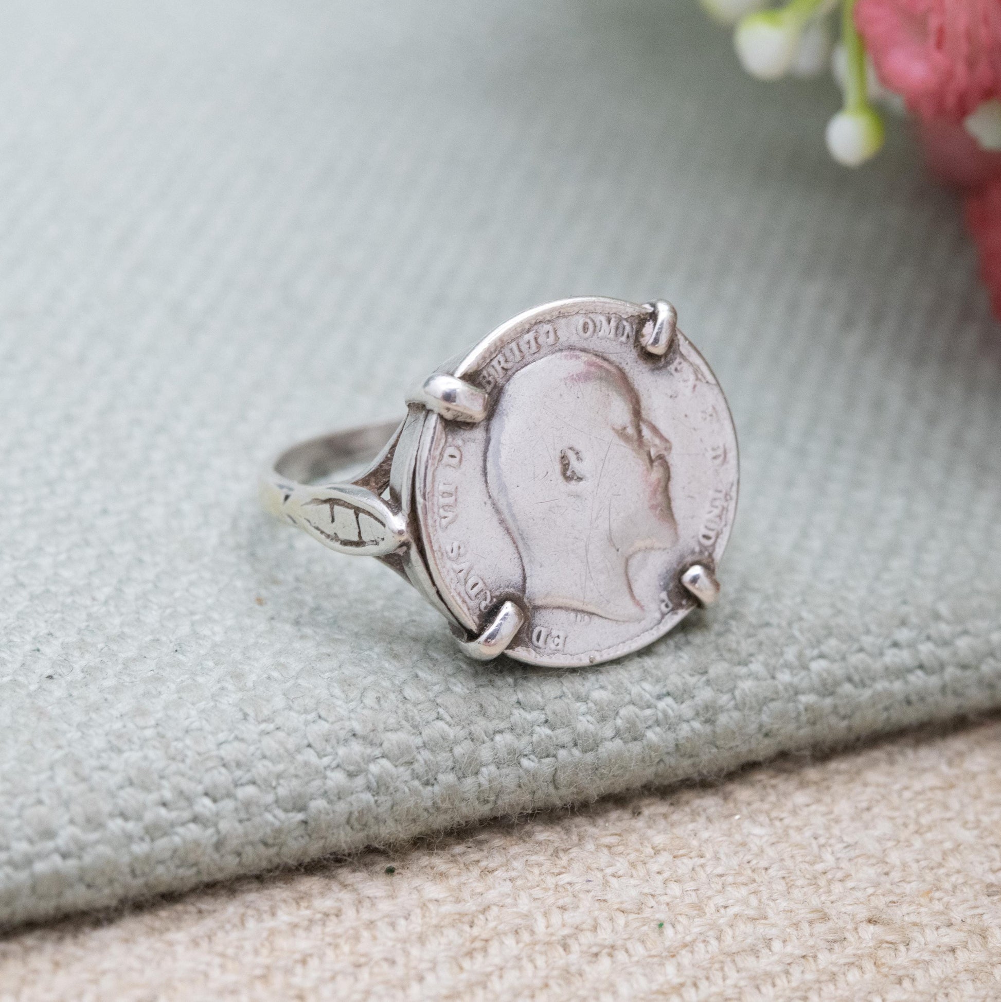 Antique Sterling Silver Edward Vll Threepence Coin Signet Ring 1907 - Mid-Century Mounted Coin Jewellery | UK Size - K | US Size - 5 1/4