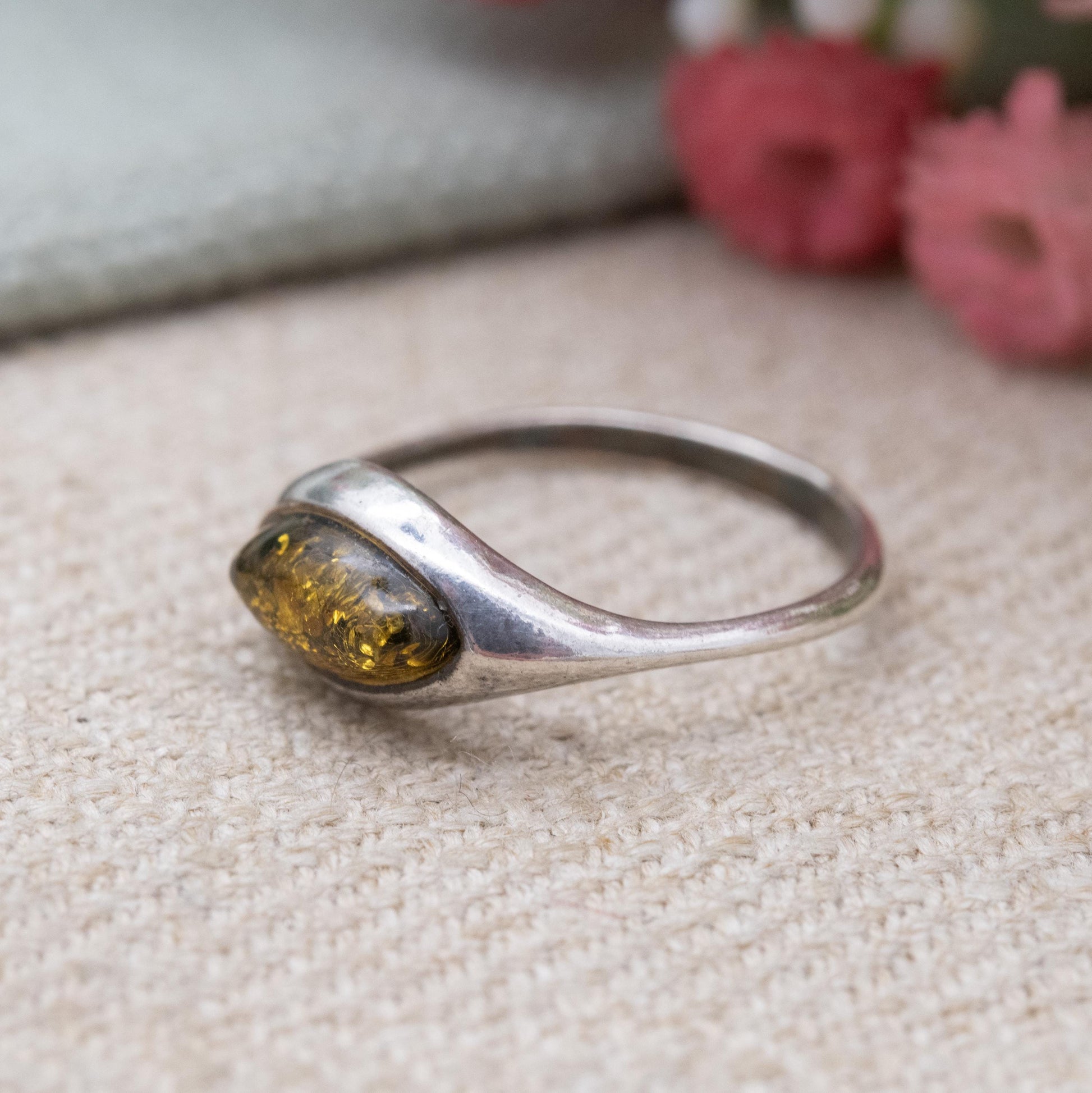 Vintage Sterling Silver Amber Ring - Pretty Unisex Minimal Design Cabochon | UK Size - N 1/2 | US Size - 6 3/4