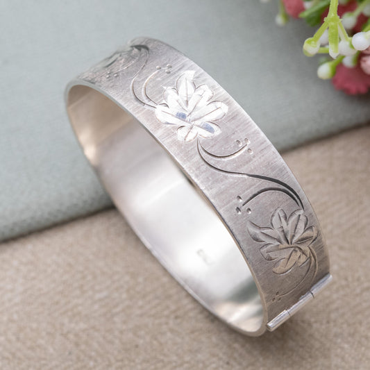Vintage Sterling Silver Floral Engraved Bangle Bracelet 1977 - Chunky Victorian Aesthetic Natural Style