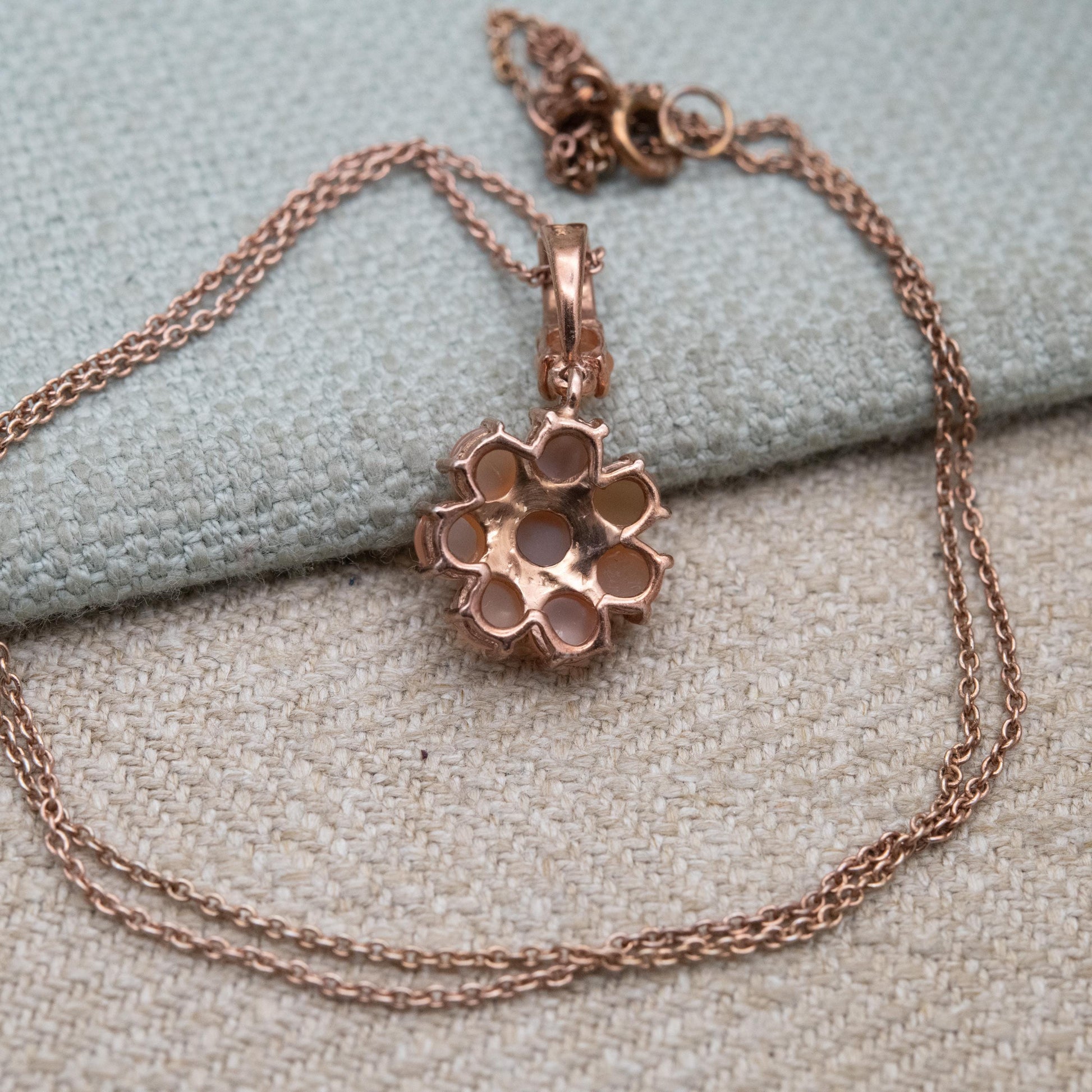 TGGC Rose Gold Plated Sterling Silver Peach Moonstone Daisy Pendant Necklace