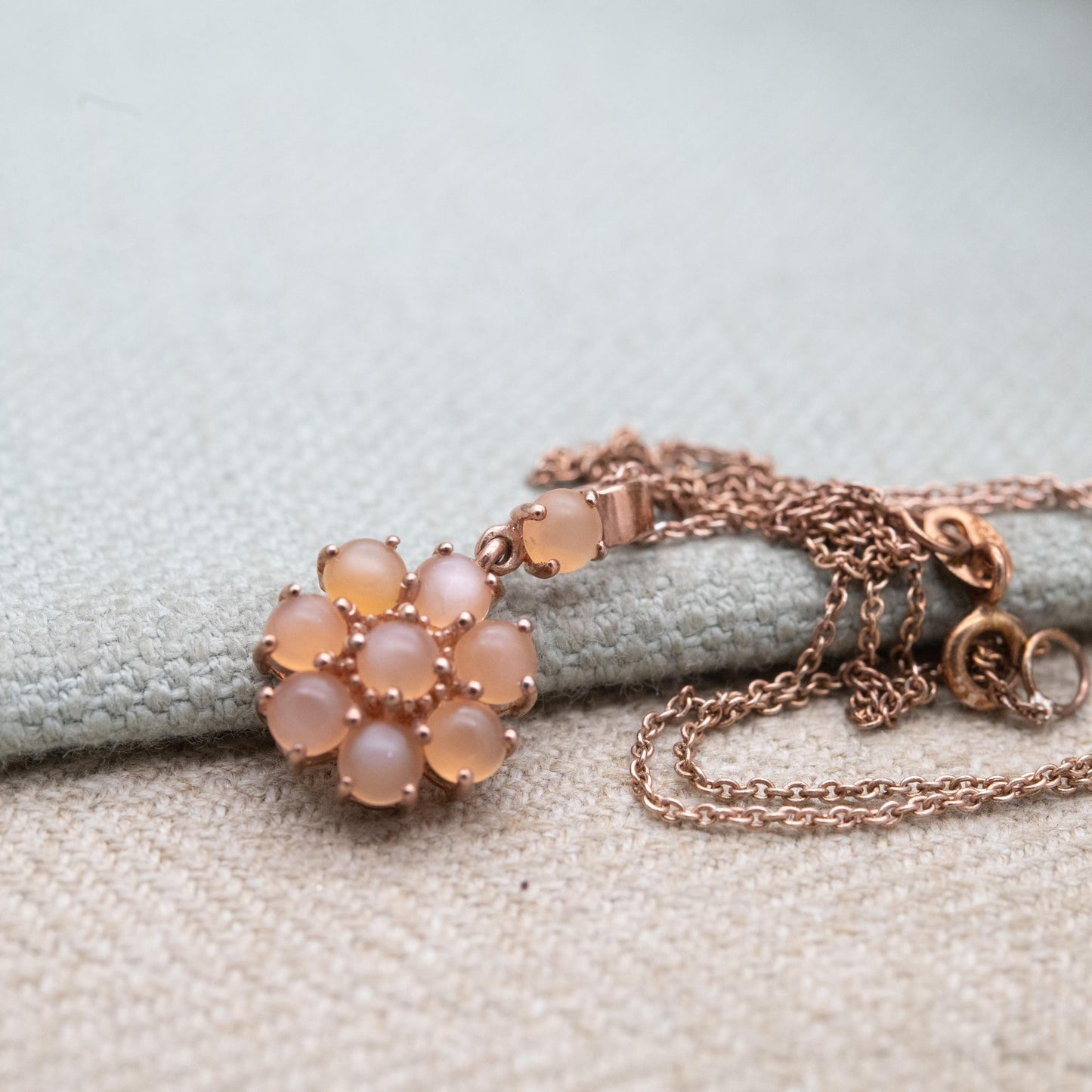 TGGC Rose Gold Plated Sterling Silver Peach Moonstone Daisy Pendant Necklace