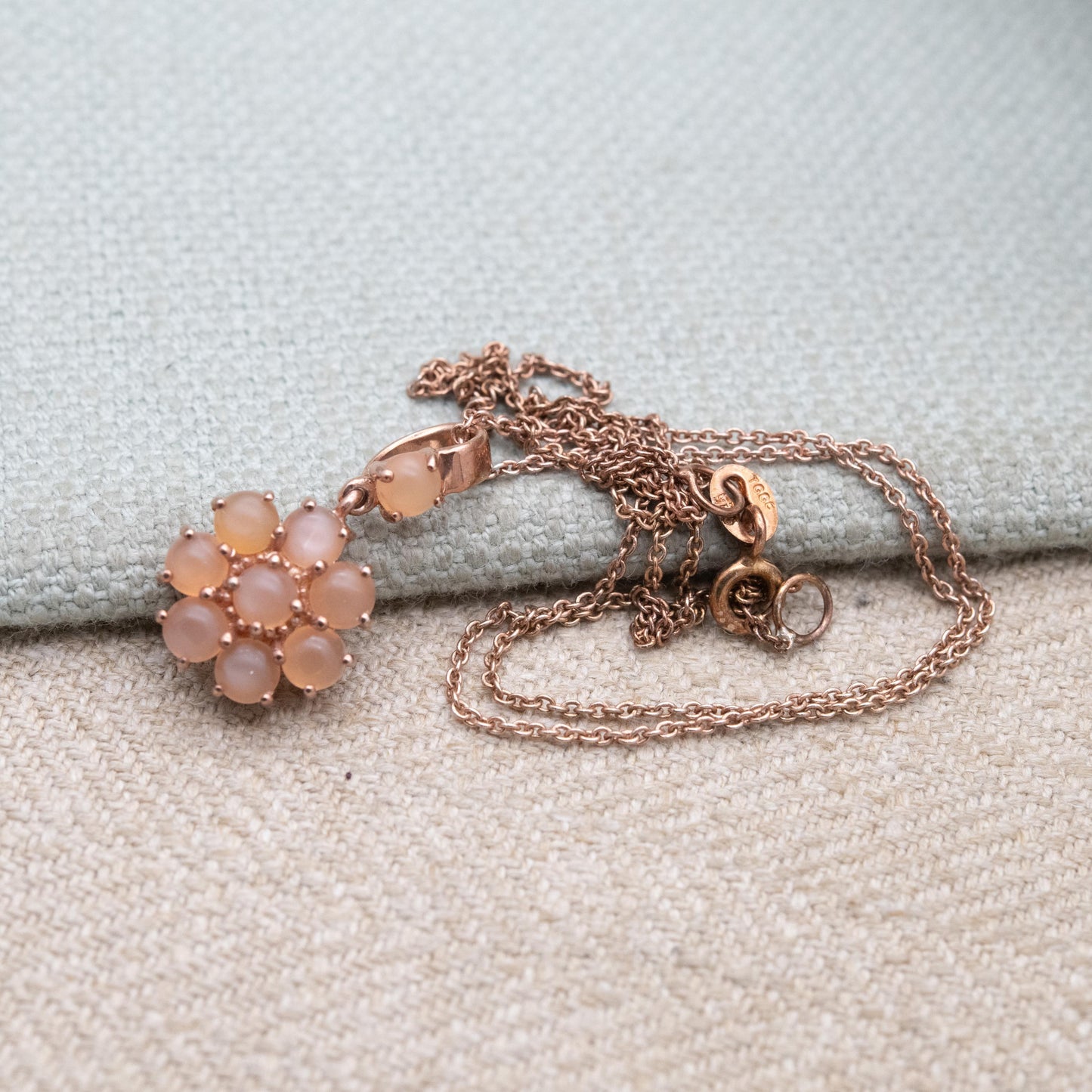 TGGC Rose Gold Plated Sterling Silver Peach Moonstone Daisy Pendant Necklace