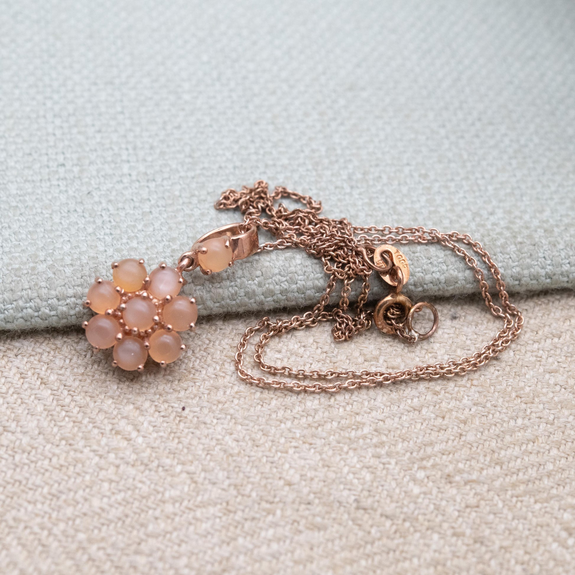 TGGC Rose Gold Plated Sterling Silver Peach Moonstone Daisy Pendant Necklace