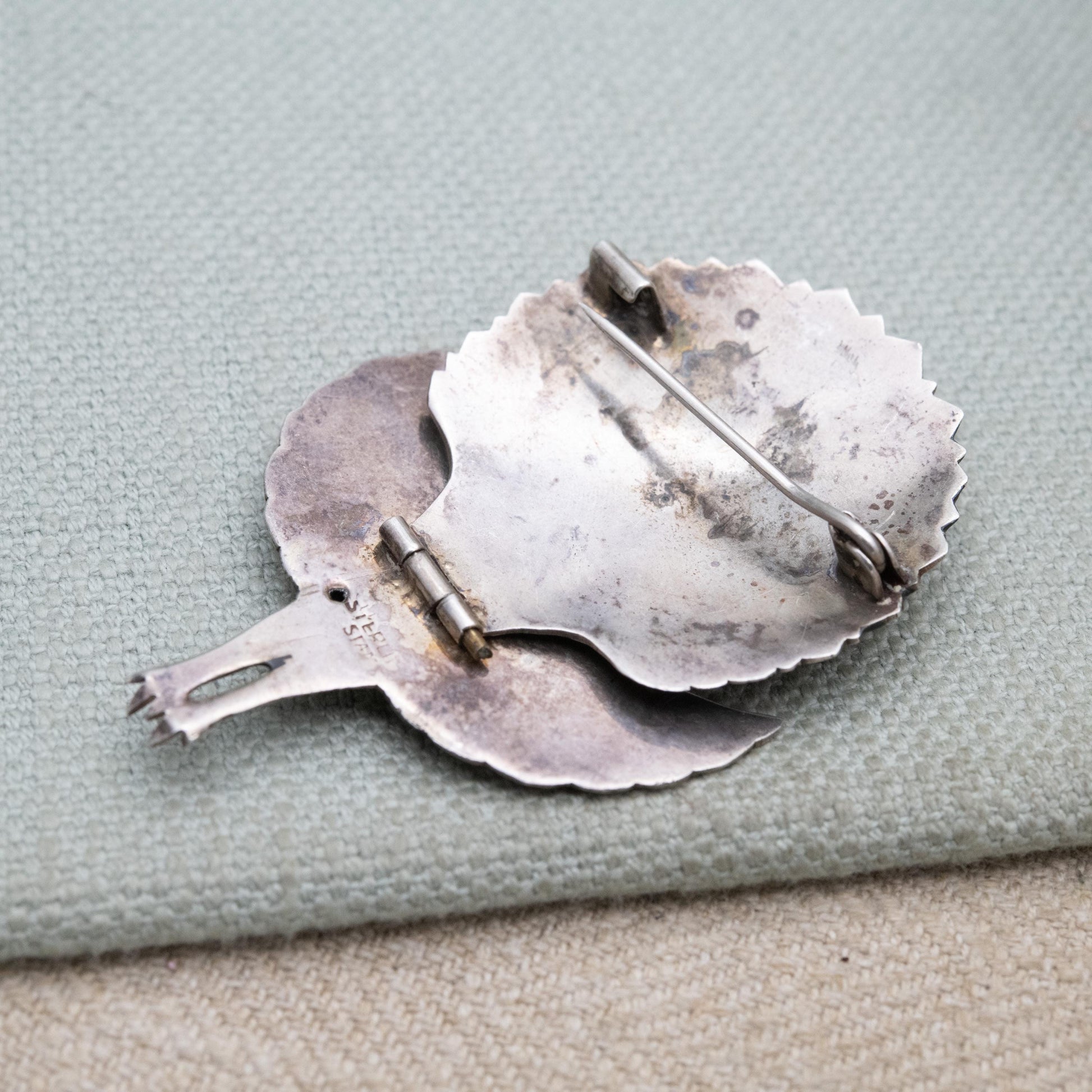 Vintage Sterling Silver Siam Hinged Peacock Brooch with Black Niello Feathers