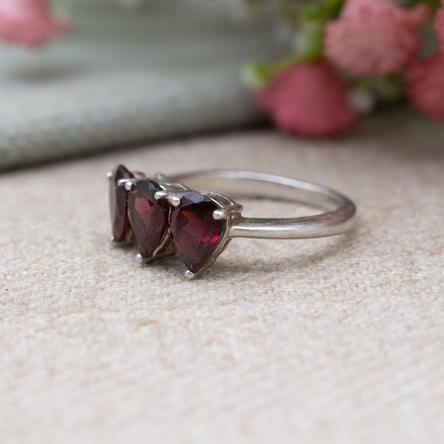 TGGC Sterling Silver Garnet Three Stone Ring - Pear Cut Mid-Century Statement Red Gemstone Cocktail Ring | UK Size - L 1/2 | US Size - 6