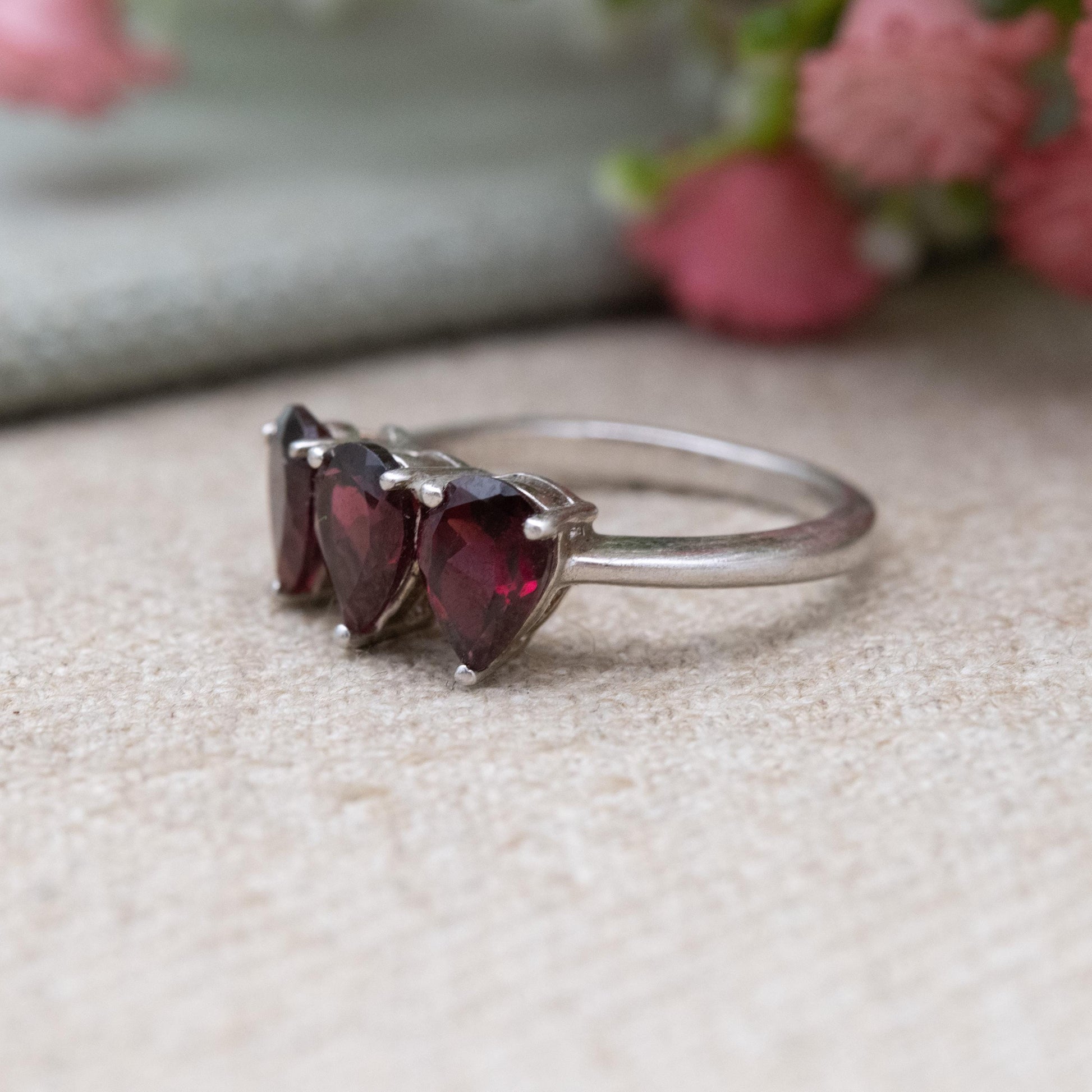 TGGC Sterling Silver Garnet Three Stone Ring - Pear Cut Mid-Century Statement Red Gemstone Cocktail Ring | UK Size - L 1/2 | US Size - 6