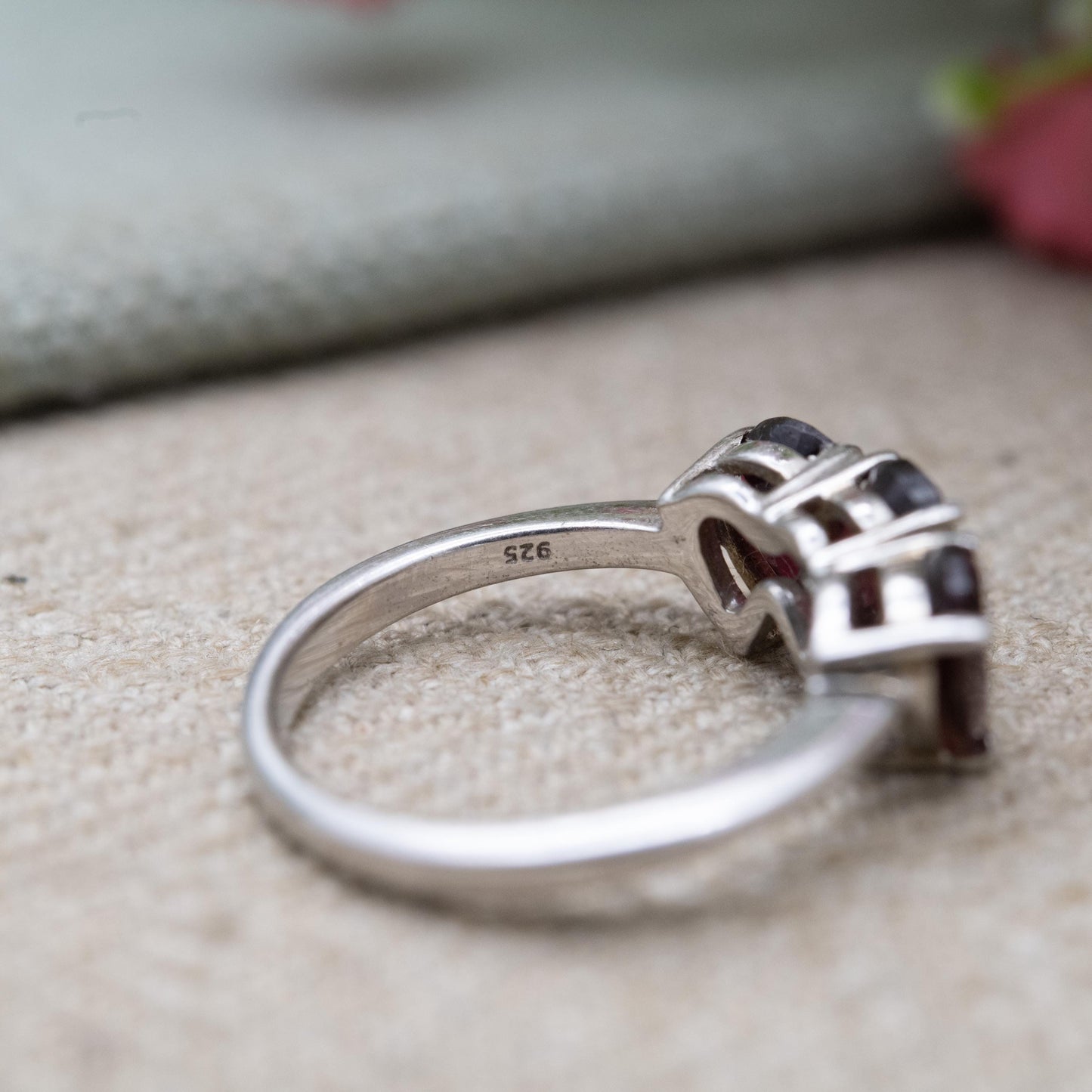TGGC Sterling Silver Garnet Three Stone Ring - Pear Cut Mid-Century Statement Red Gemstone Cocktail Ring | UK Size - L 1/2 | US Size - 6