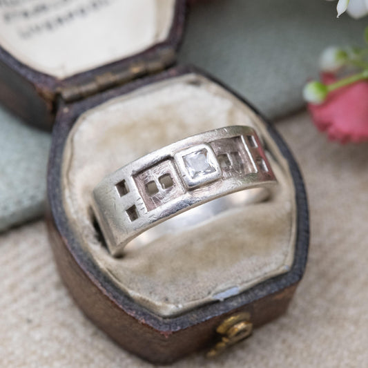 Vintage Sterling Silver and CZ Chunky Scottish Ring - Celtic Solitaire Gemstone | UK Size - P | US Size - 7 1/2