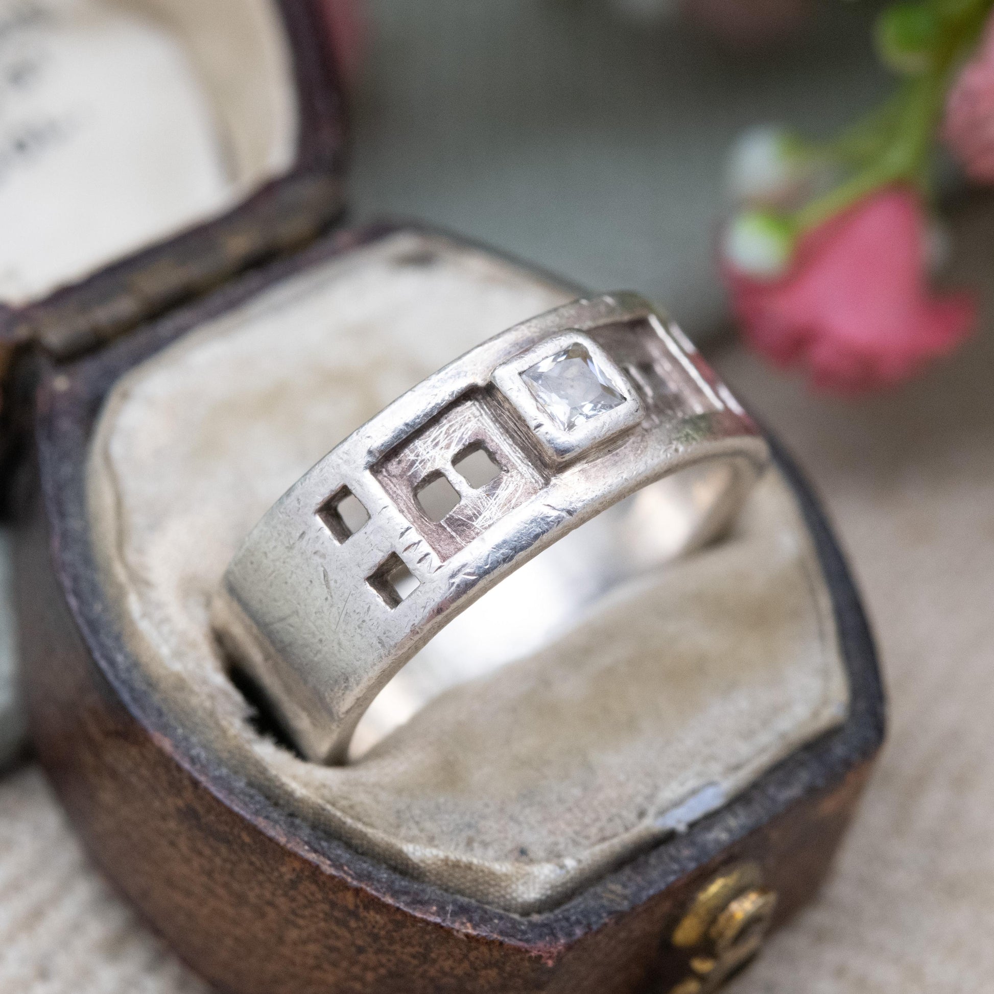 Vintage Sterling Silver and CZ Chunky Scottish Ring - Celtic Solitaire Gemstone | UK Size - P | US Size - 7 1/2