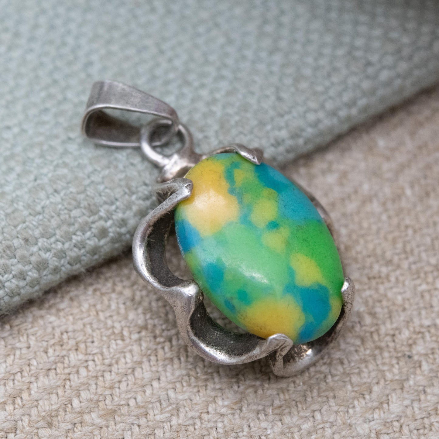 Mexican Silver Green Cabochon Pendant - Openwork Mount | Gift for Necklace