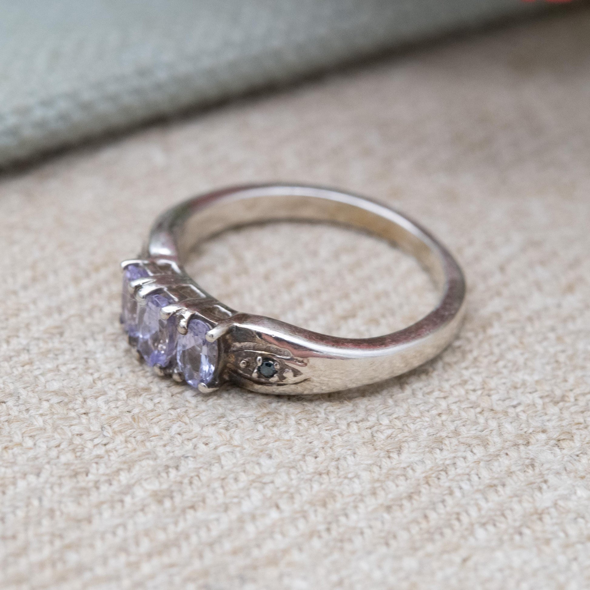 TGGC Sterling Silver 3 Stone Ring with Blue Side Stones - Amethyst Gemstone | Romantic Gift for Her | UK Size - N | US Size - 6 3/4