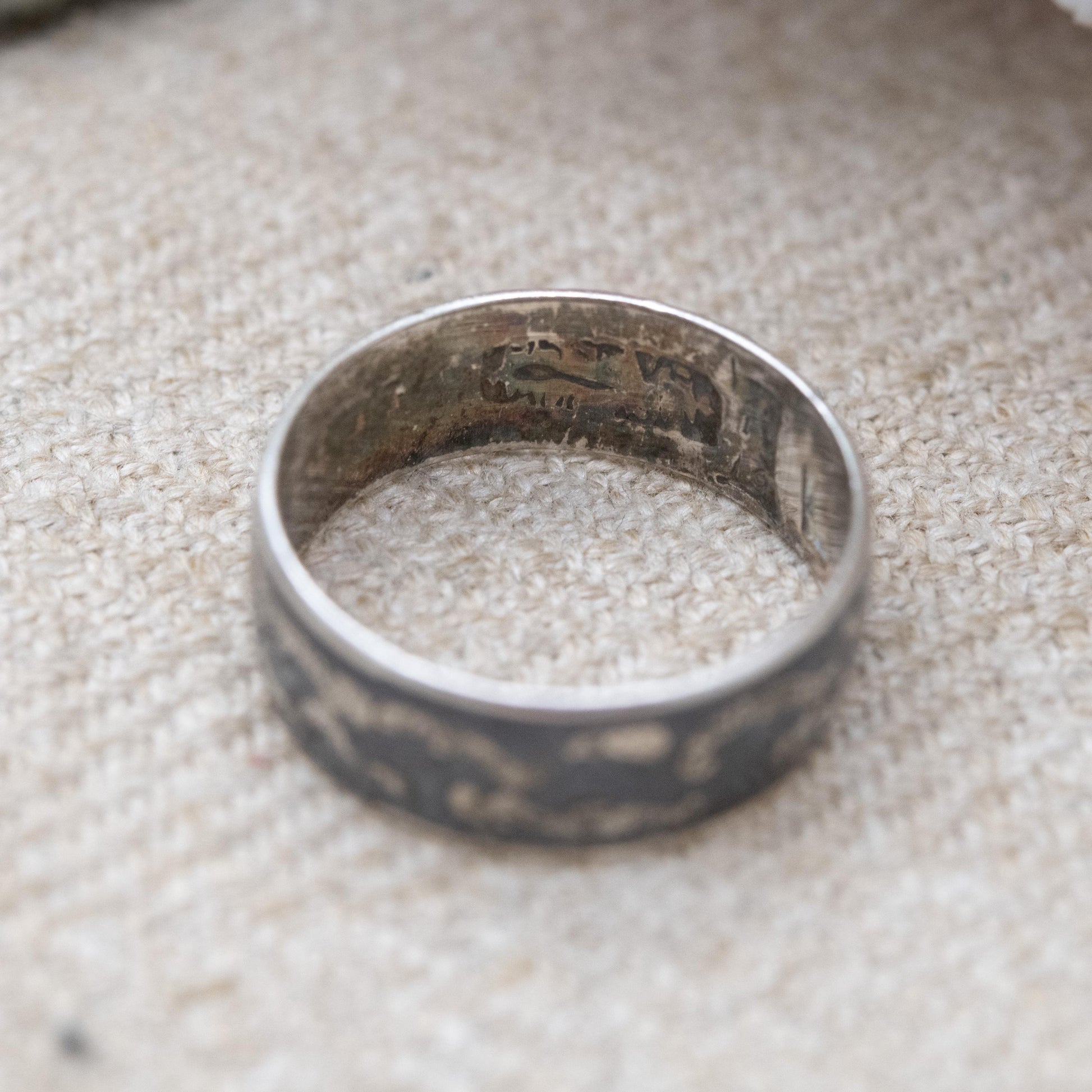 Vintage Siam Sterling Silver Niello Ring - Mekhala Goddess of Lightening | Scrolling Leaves | UK Size - L | US Size - 5 3/4