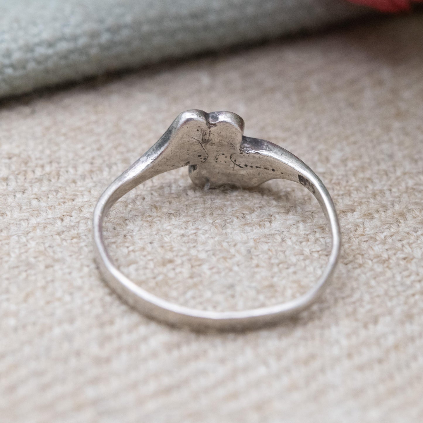 Vintage Sterling Silver Black Onyx Ring with Bypass Swirl Design - Modernist Black Gemstone Unisex Jewellery | UK Size - L 1/2 | US Size - 6