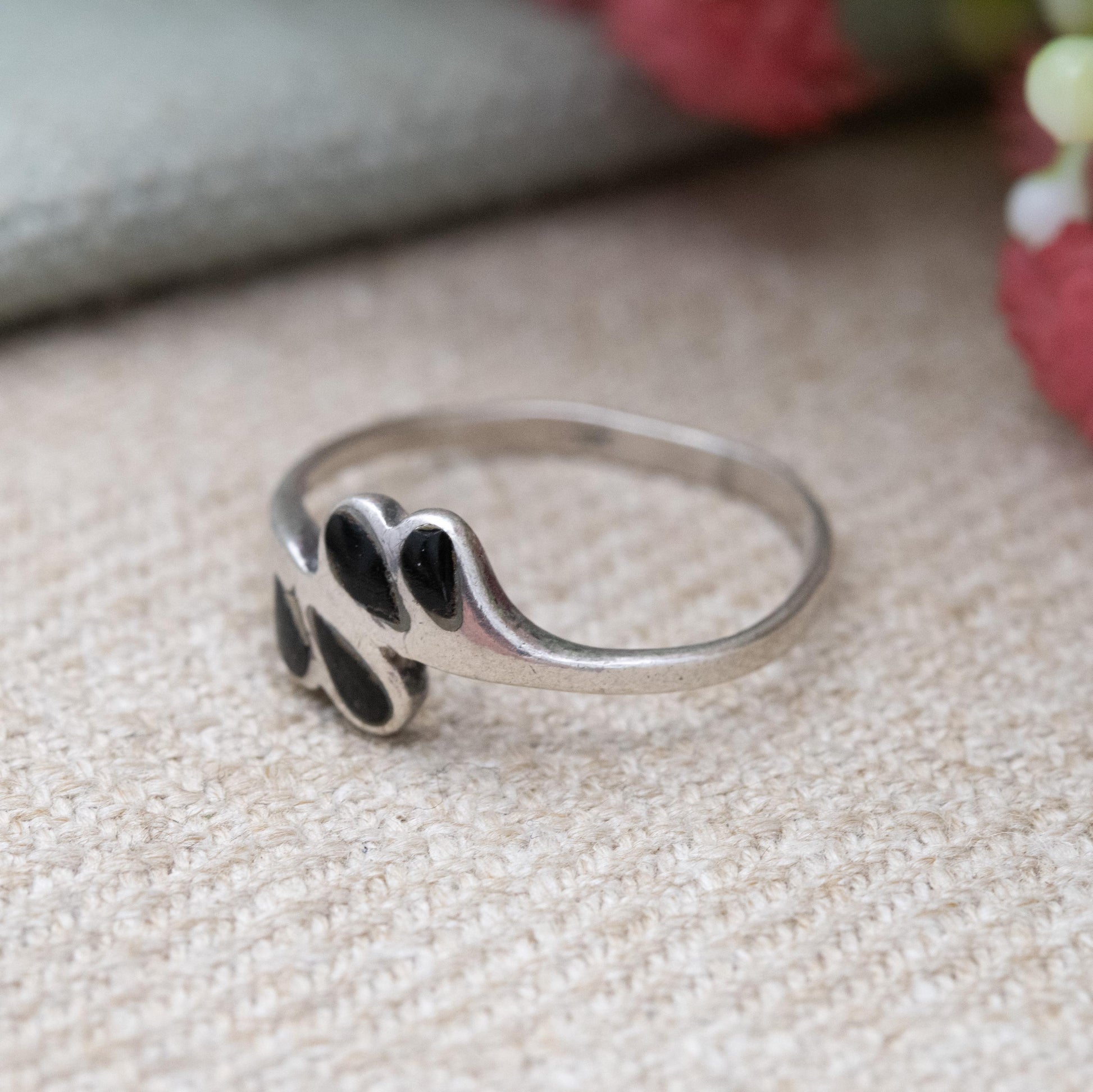 Vintage Sterling Silver Black Onyx Ring with Bypass Swirl Design - Modernist Black Gemstone Unisex Jewellery | UK Size - L 1/2 | US Size - 6