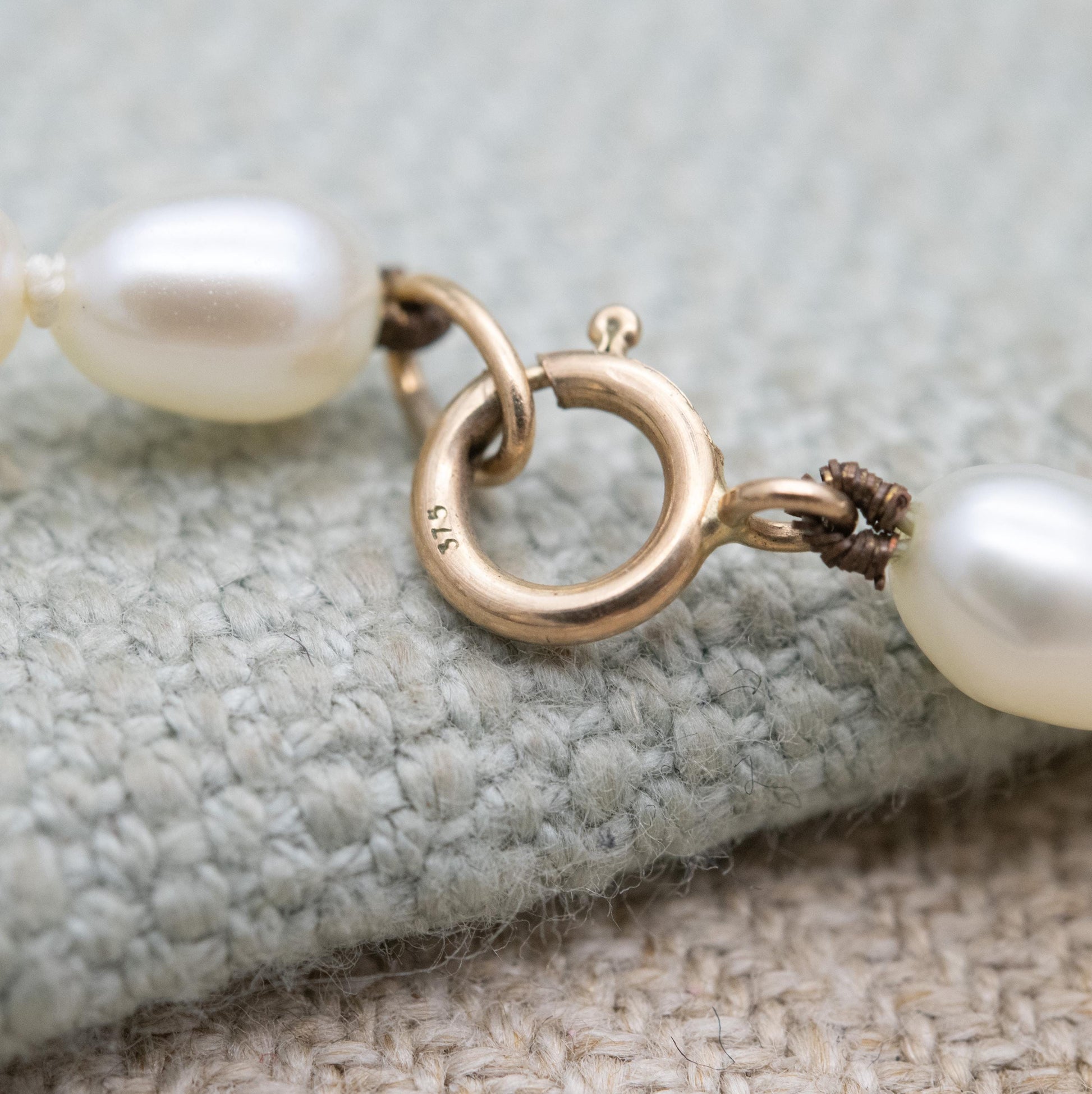 Vintage 9ct Gold Clasp Pearl Necklace - Oval Beads | Choker Length 16.5"