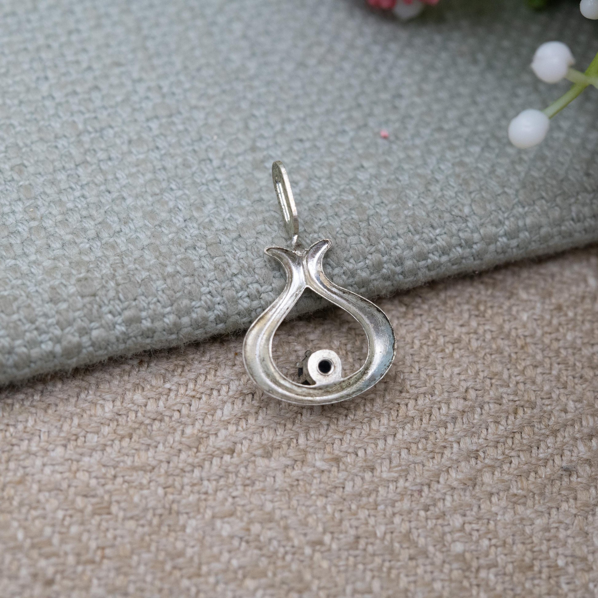 Vintage Sterling Silver Sapphire Pendant - Blue Gemstone Jewellery